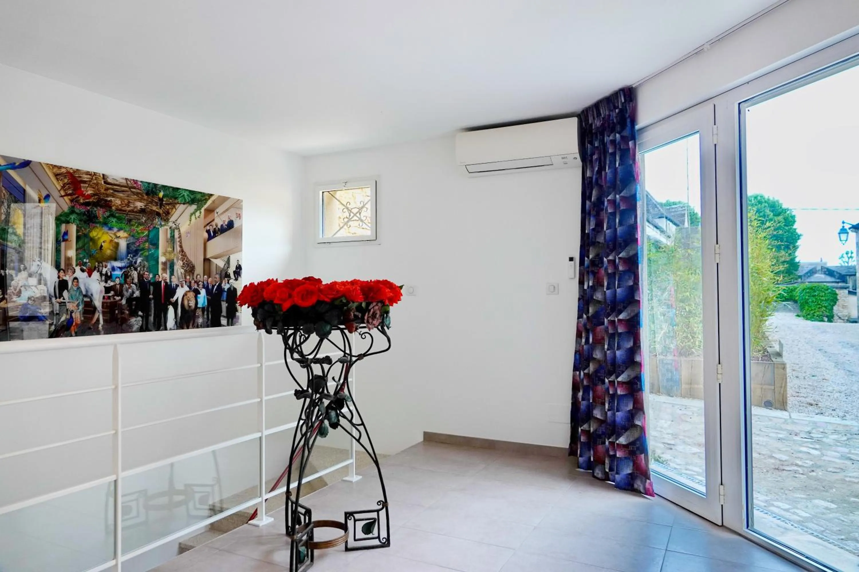Seating area in Hôtel Le Cep & Spa