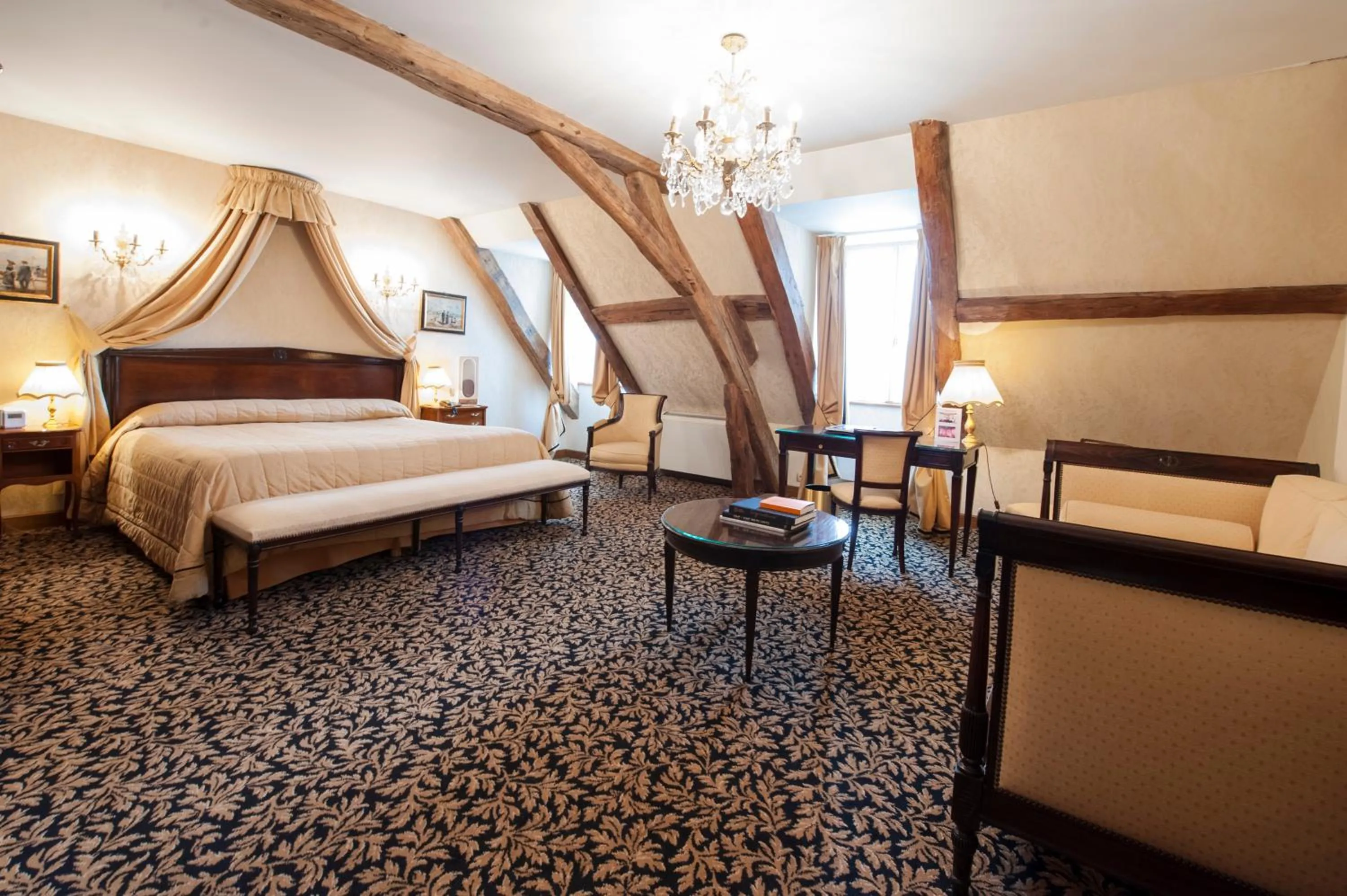 Bedroom, Bed in Hôtel Le Cep & Spa