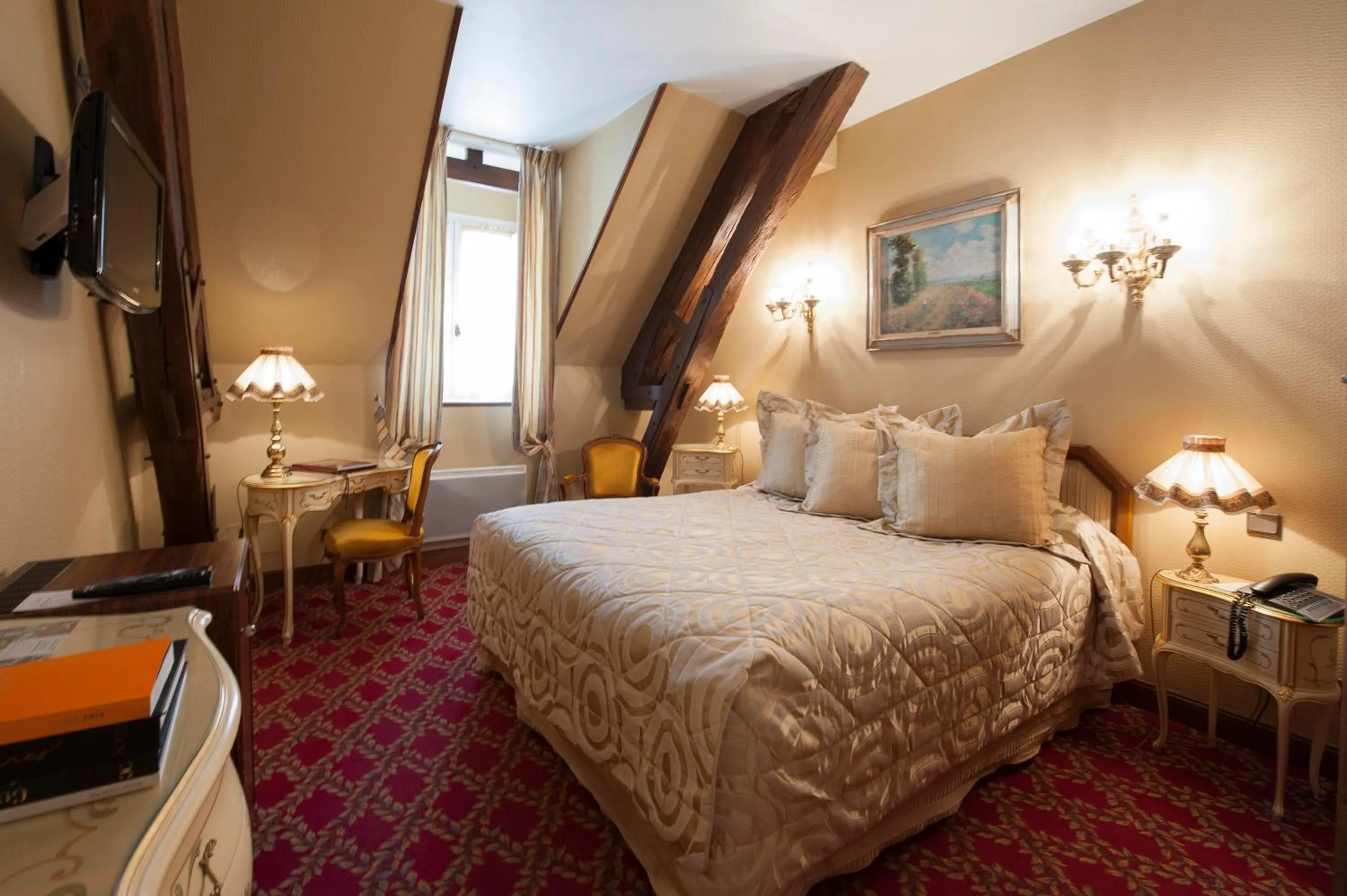 Bedroom, Bed in Hôtel Le Cep & Spa