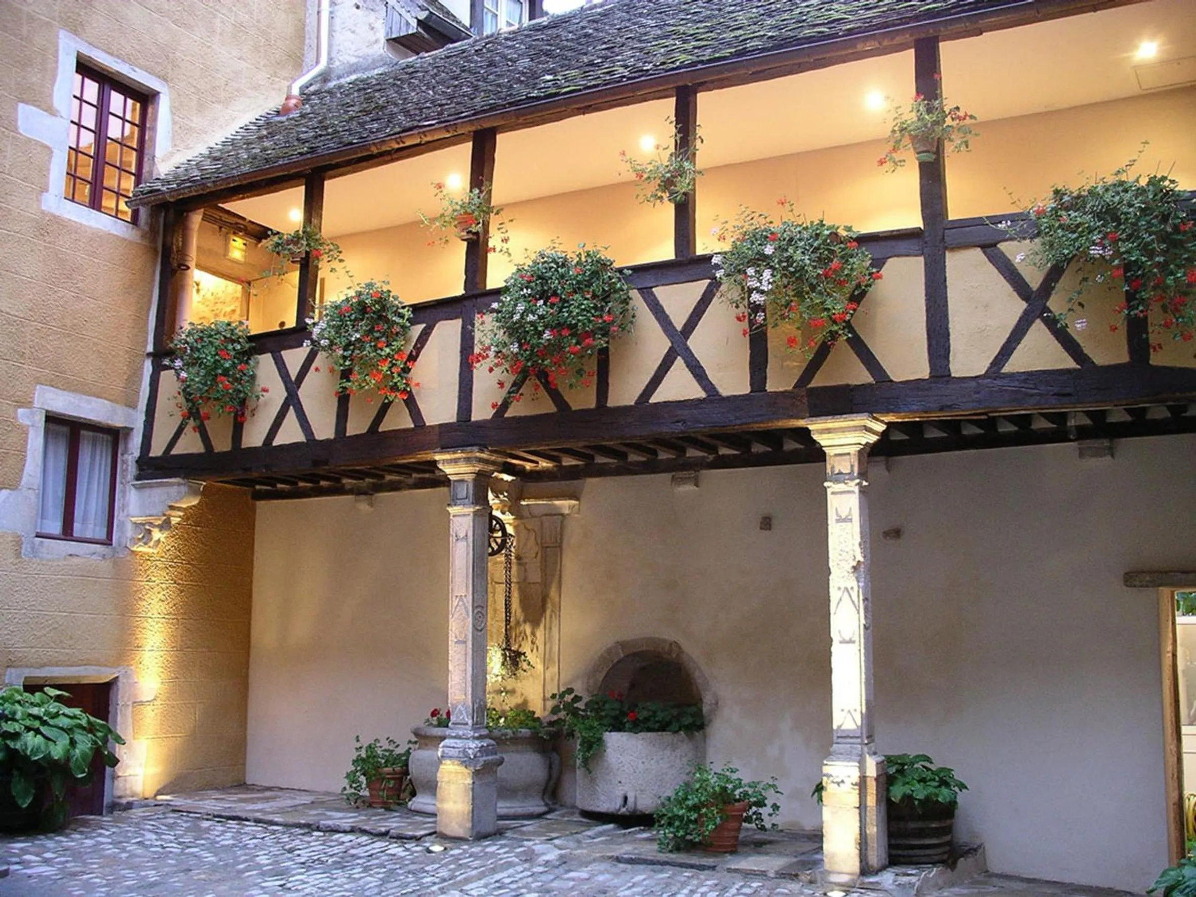 Facade/entrance in Hôtel Le Cep & Spa