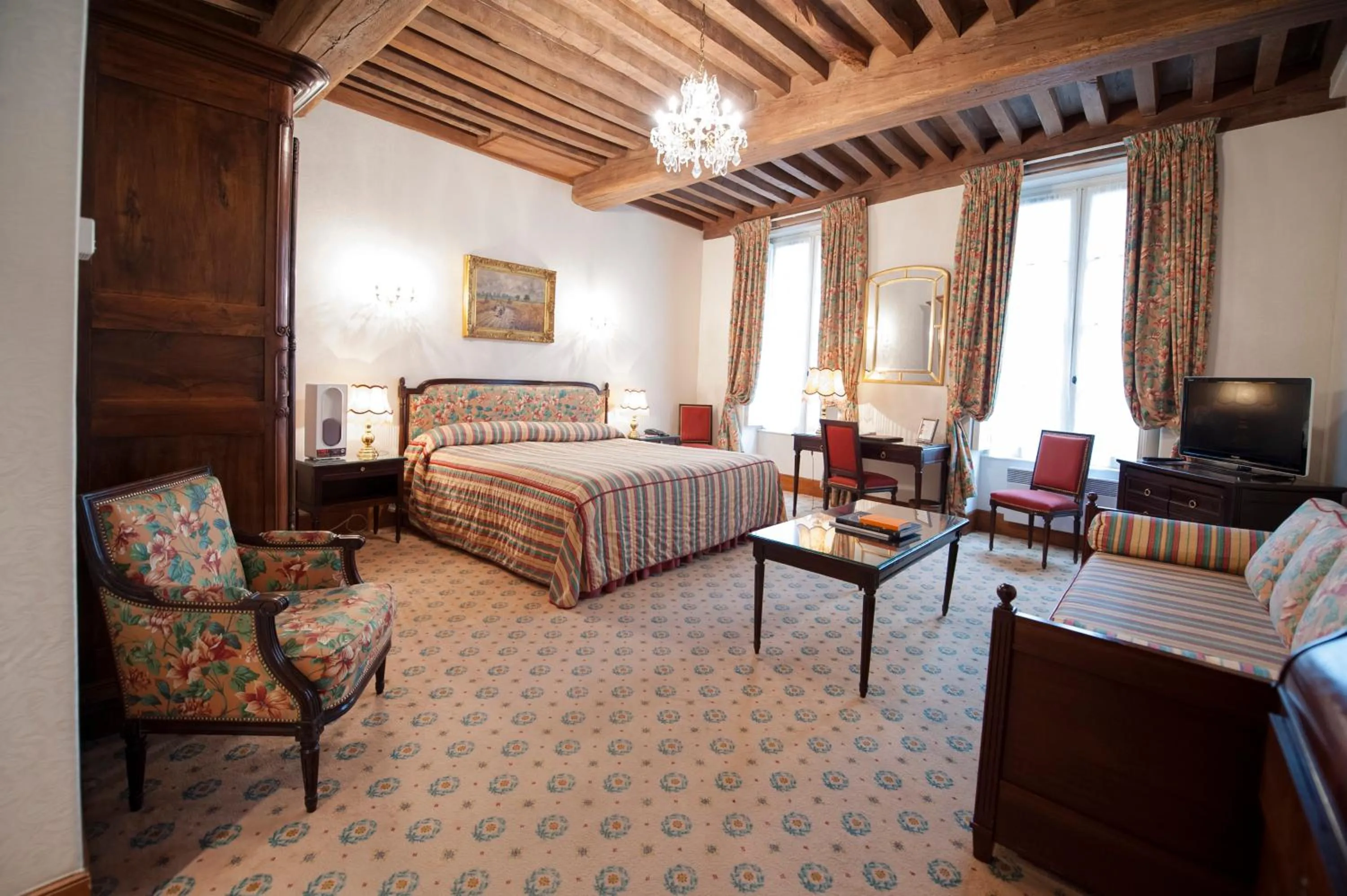 Bedroom, Bed in Hôtel Le Cep & Spa