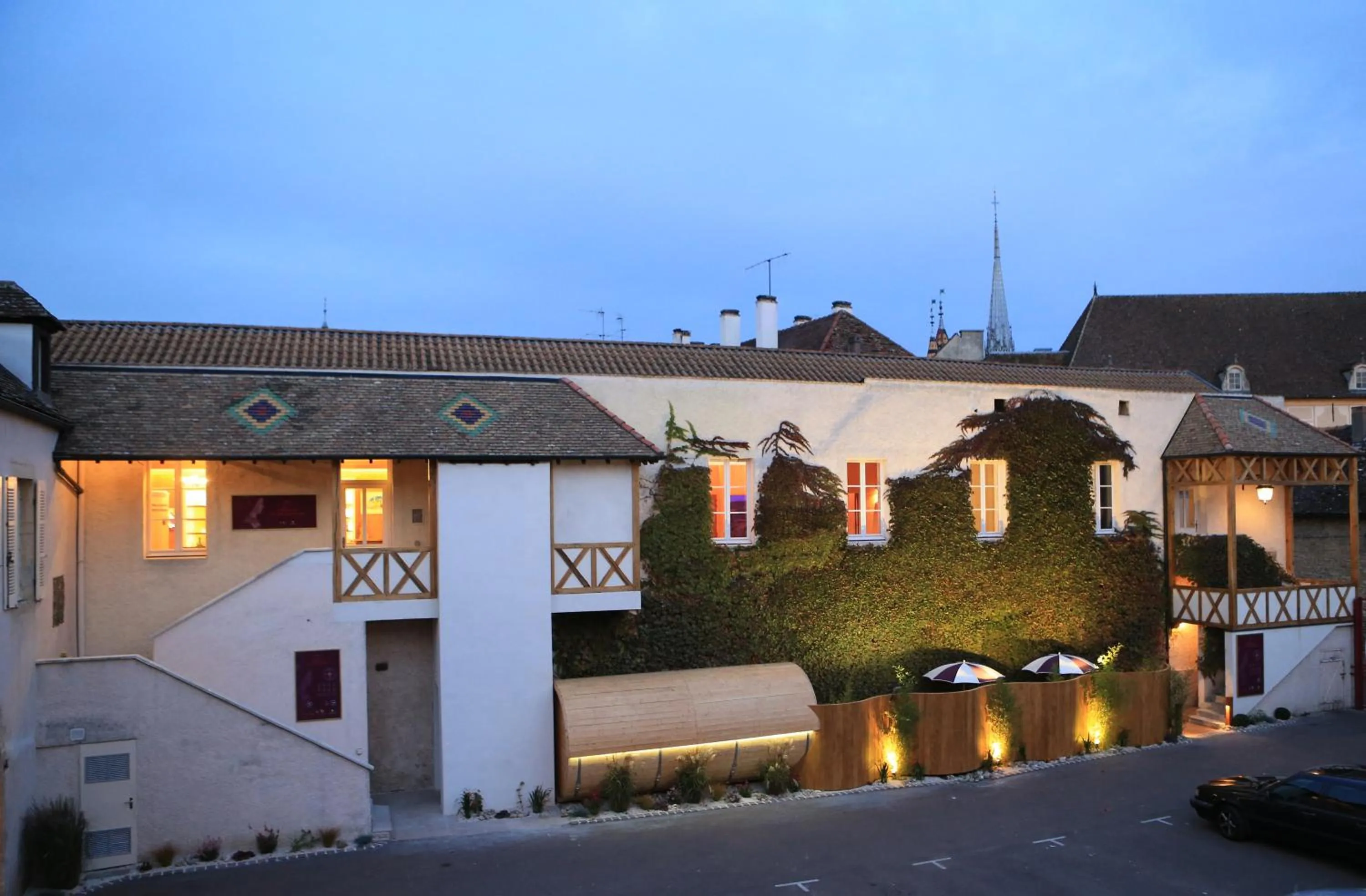 Property building in Hôtel Le Cep & Spa