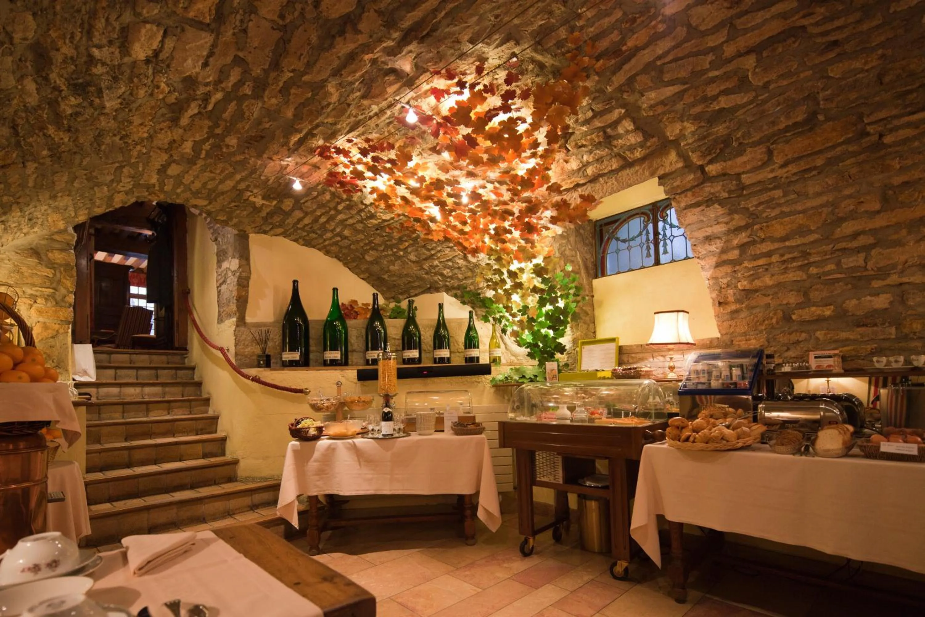 Restaurant/places to eat in Hôtel Le Cep & Spa