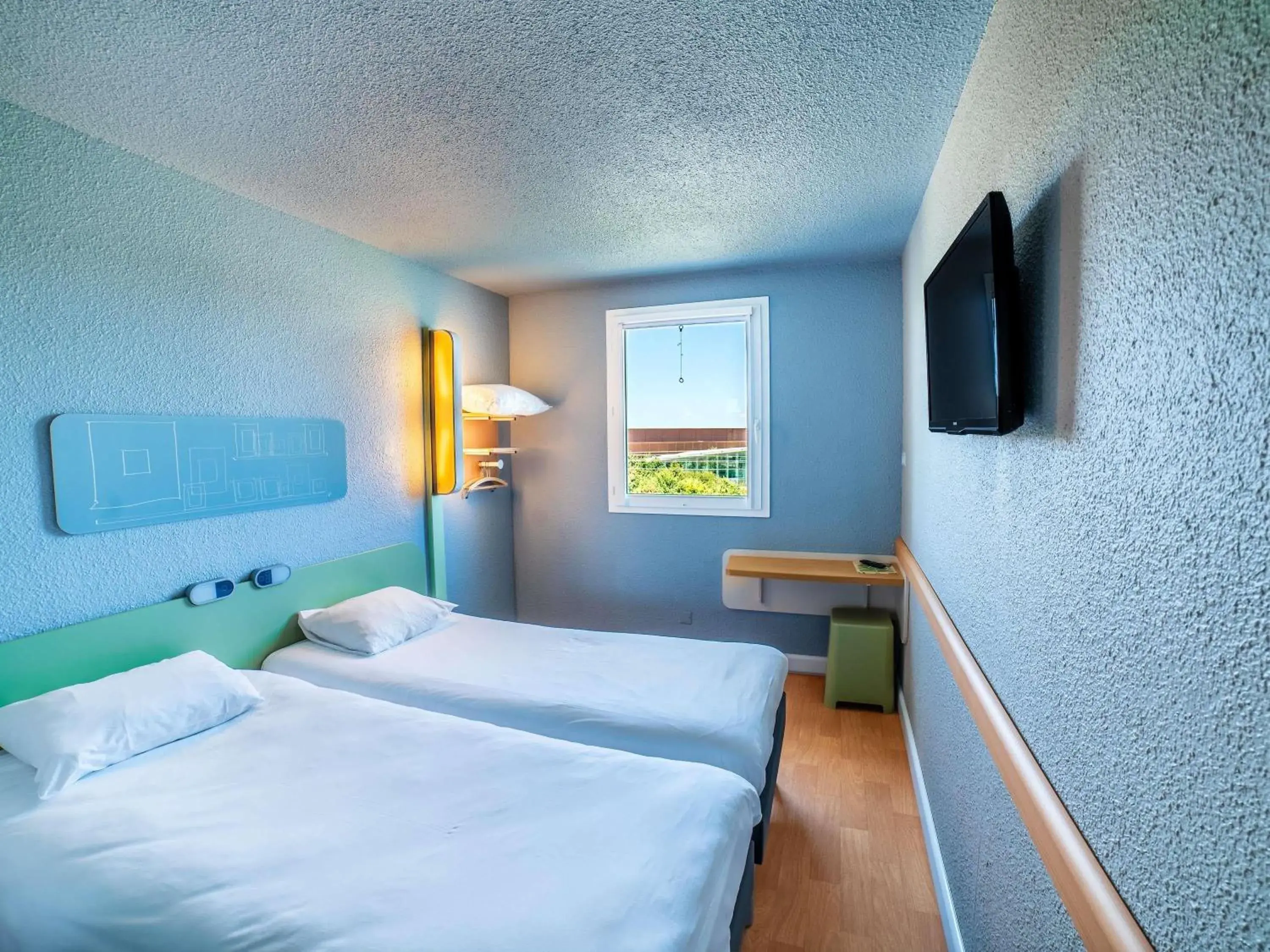 Twin Room in ibis budget La Roche Sur Yon Vendespace Twin Room in ibis budget La Roche Sur Yon Vendespace