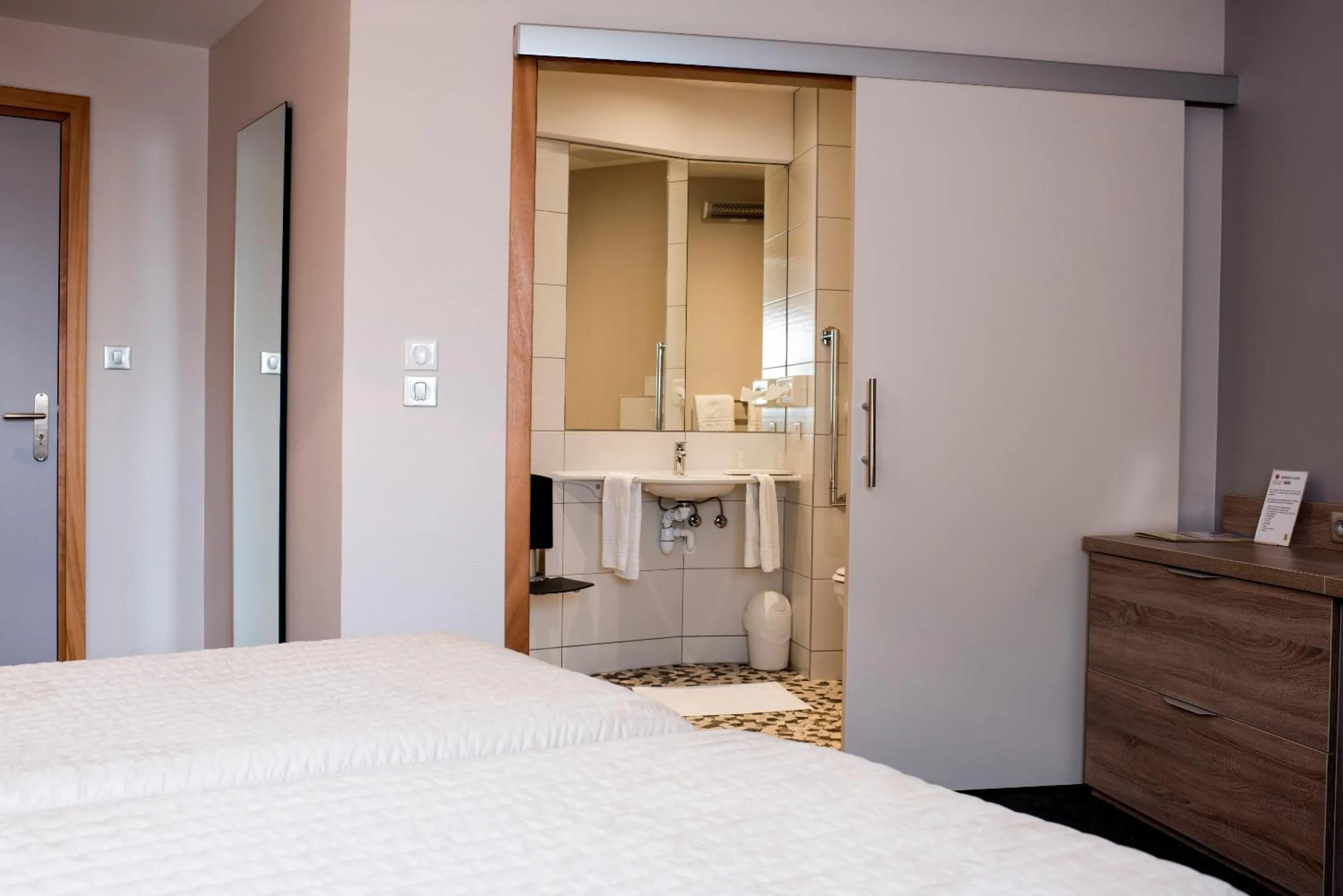 Bedroom, Bed in Hotel Restaurant Le Coquelicot