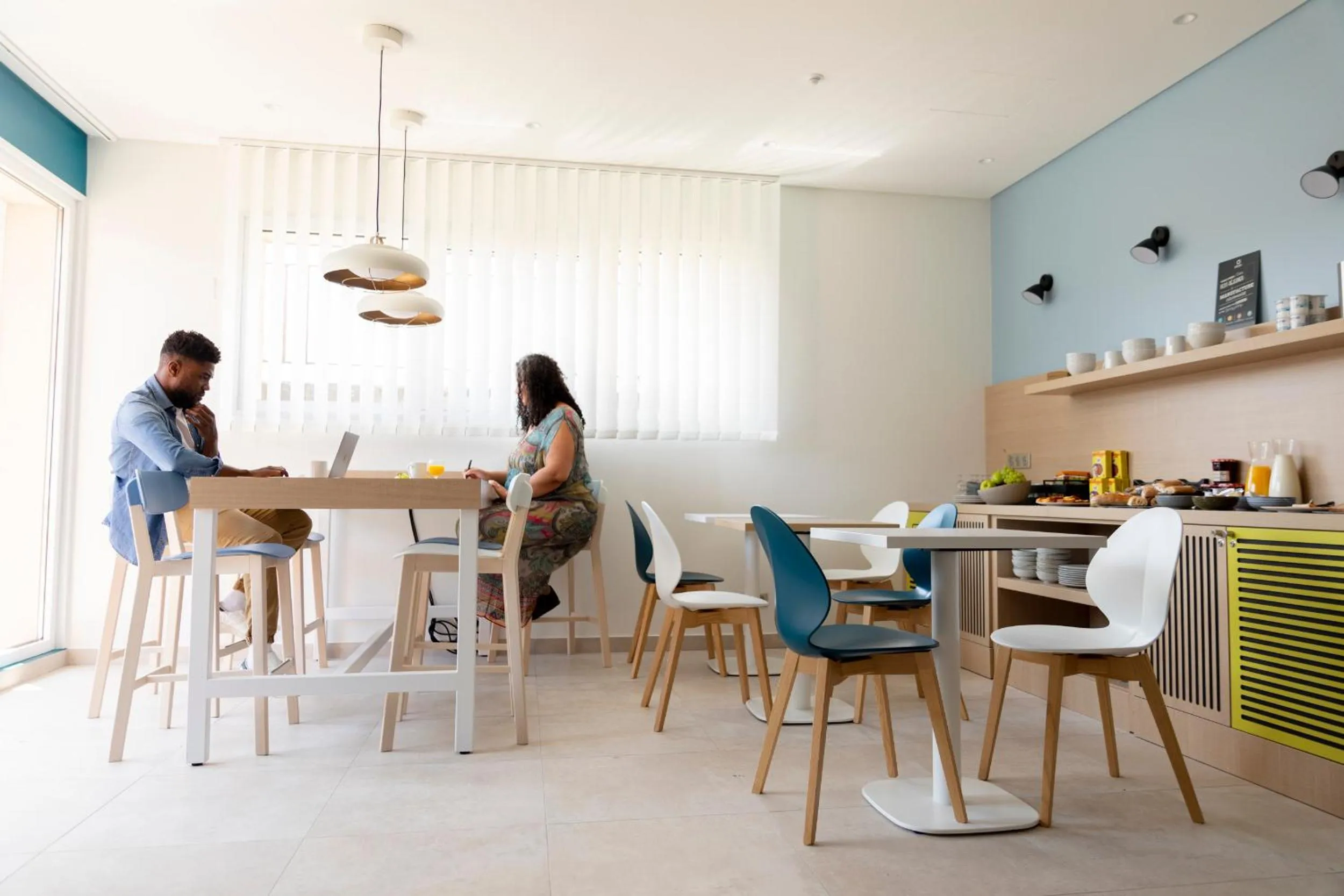 Breakfast in Appart'hotel Vacancéole Paris Quai de Marne