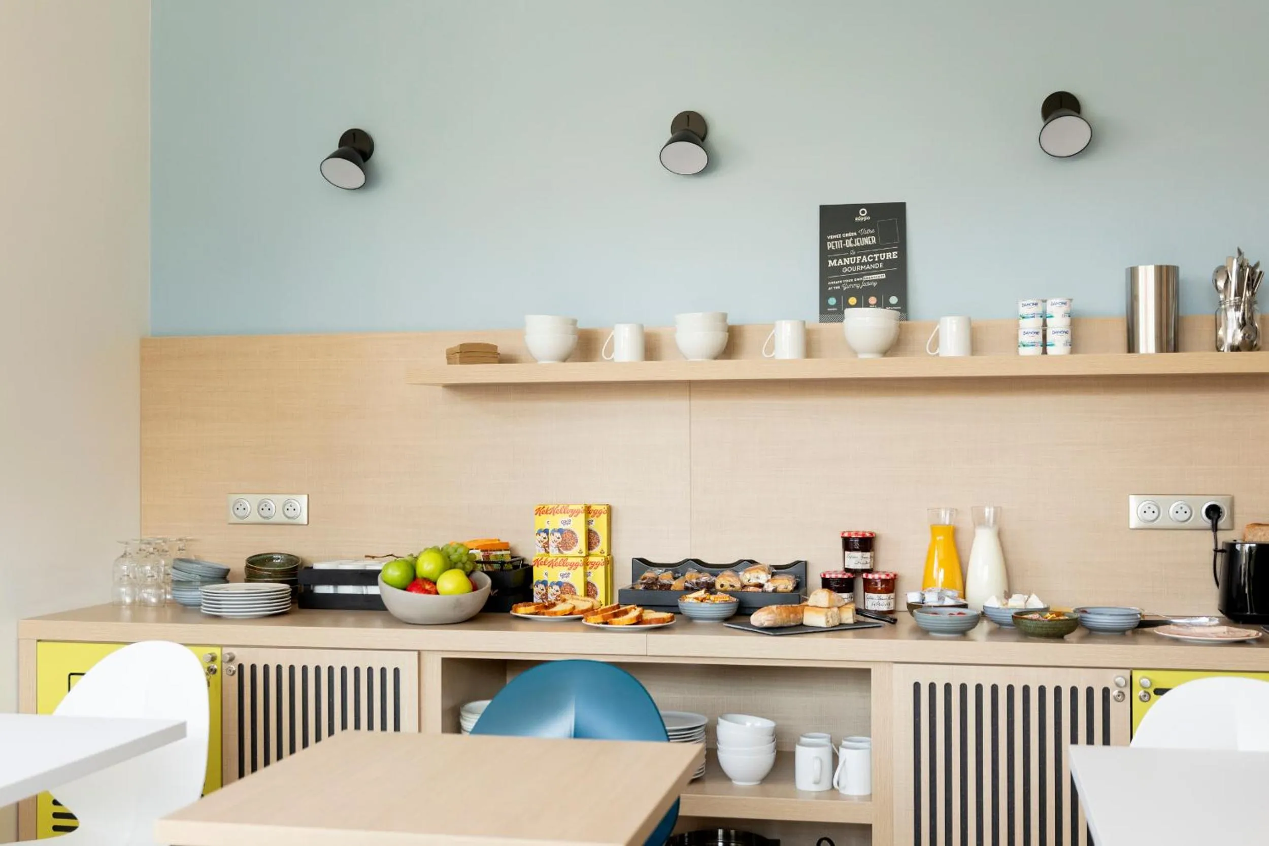 Breakfast in Appart'hotel Vacancéole Paris Quai de Marne