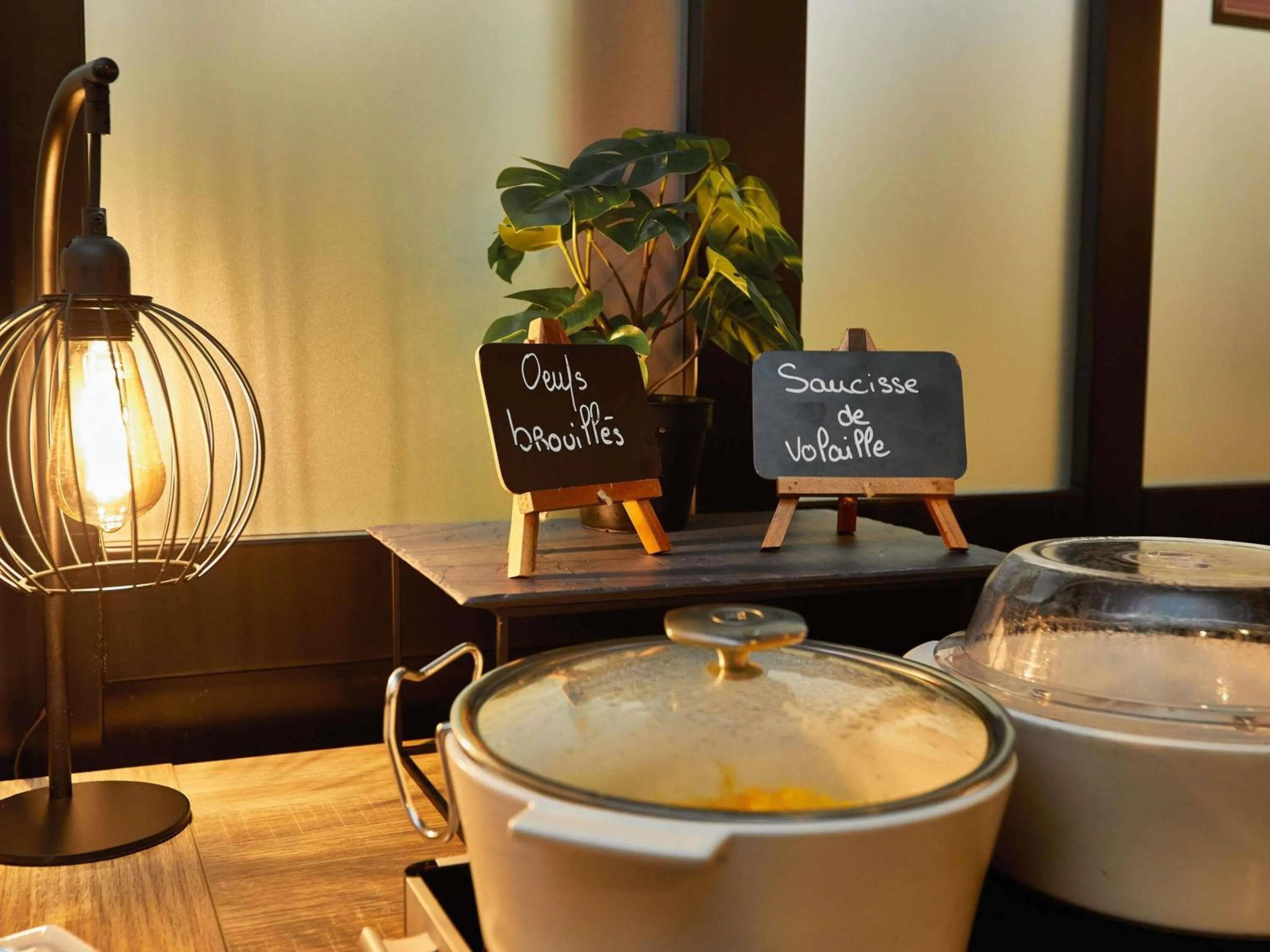 Breakfast in ibis La Roche Sur Yon Vendespace