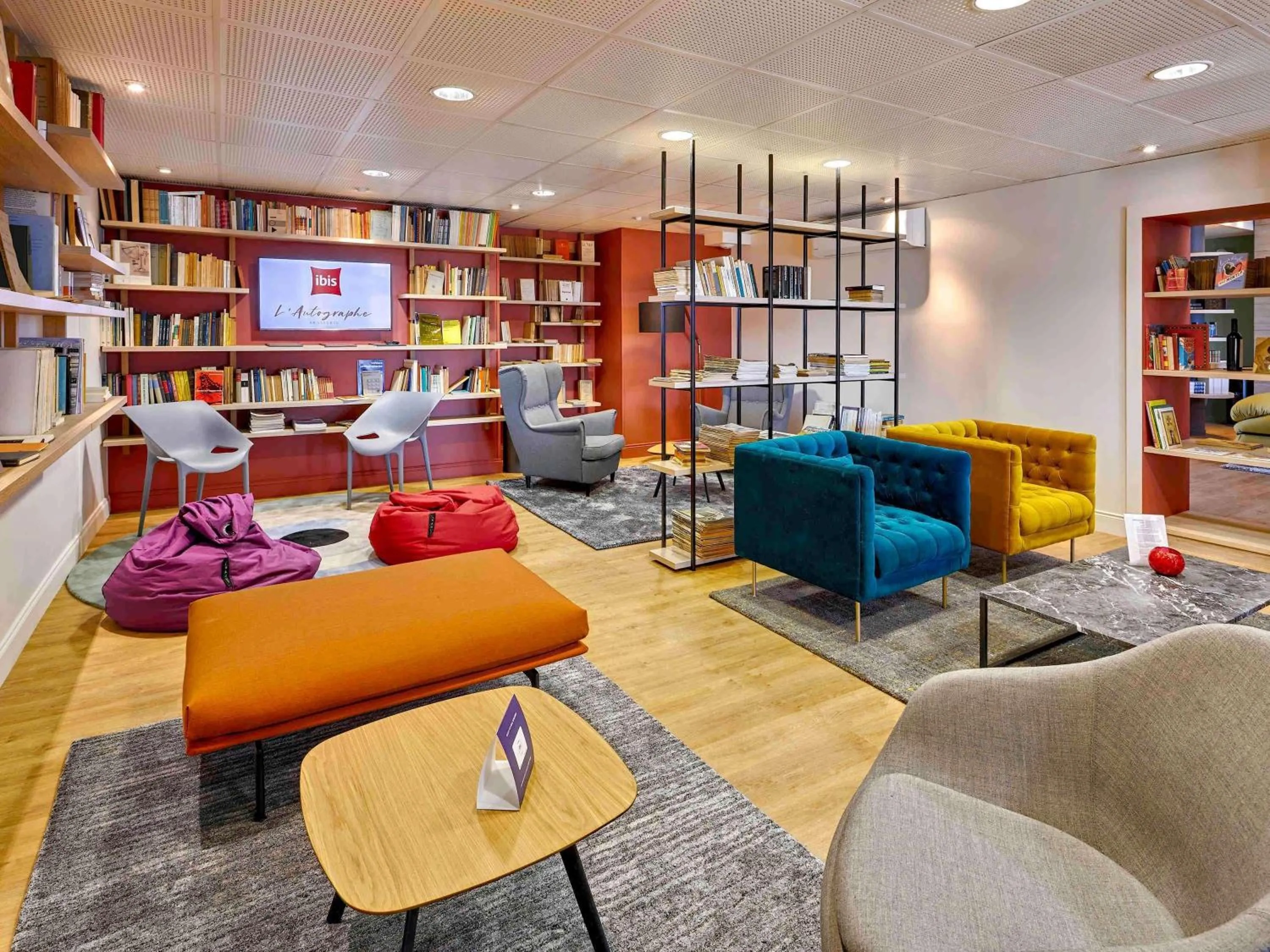 Property building in ibis La Roche Sur Yon Vendespace