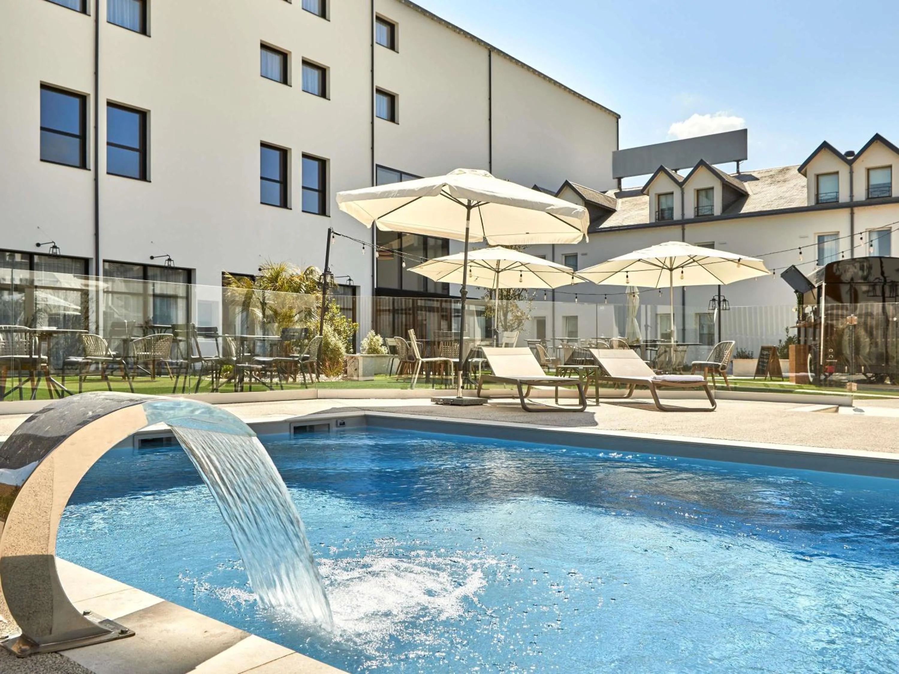 Pool view in ibis La Roche Sur Yon Vendespace