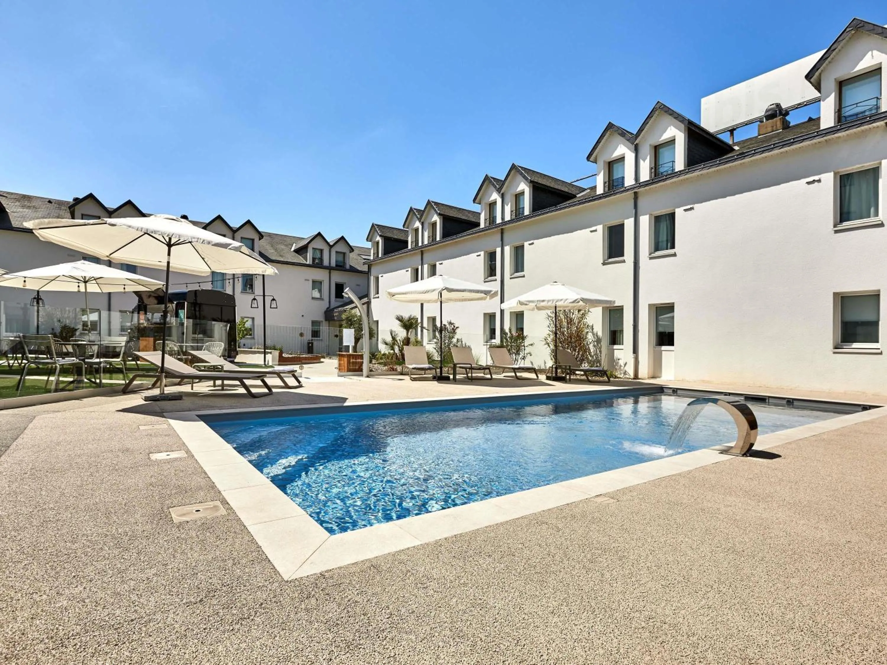 Property building in ibis La Roche Sur Yon Vendespace