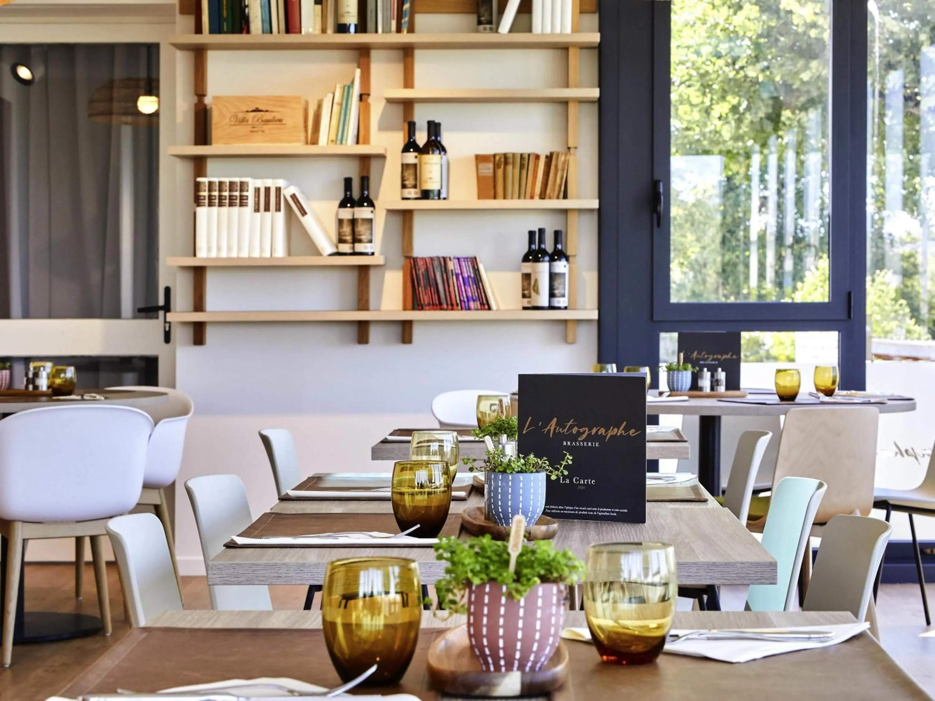 Restaurant/places to eat in ibis La Roche Sur Yon Vendespace