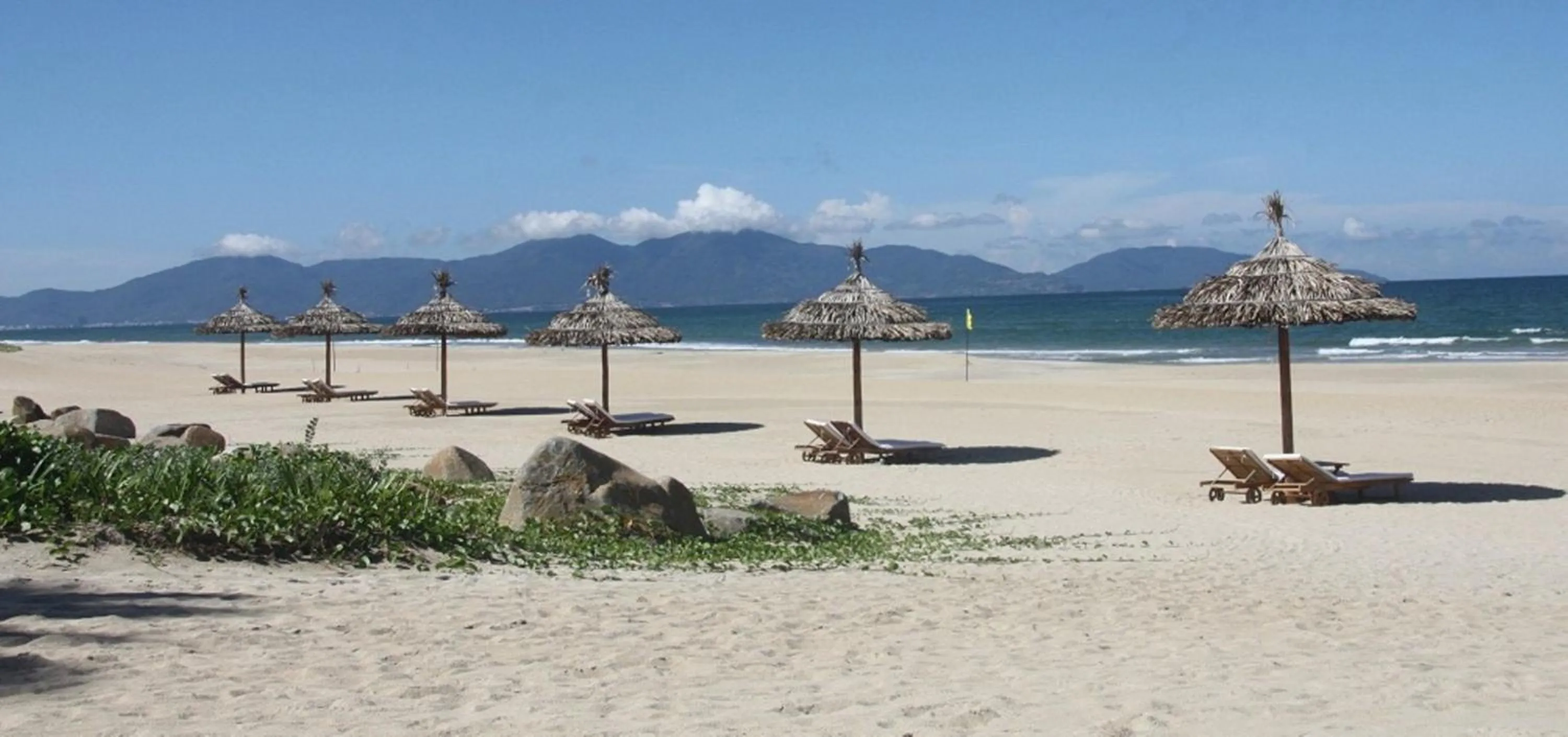 Beach in The Yacht Villa