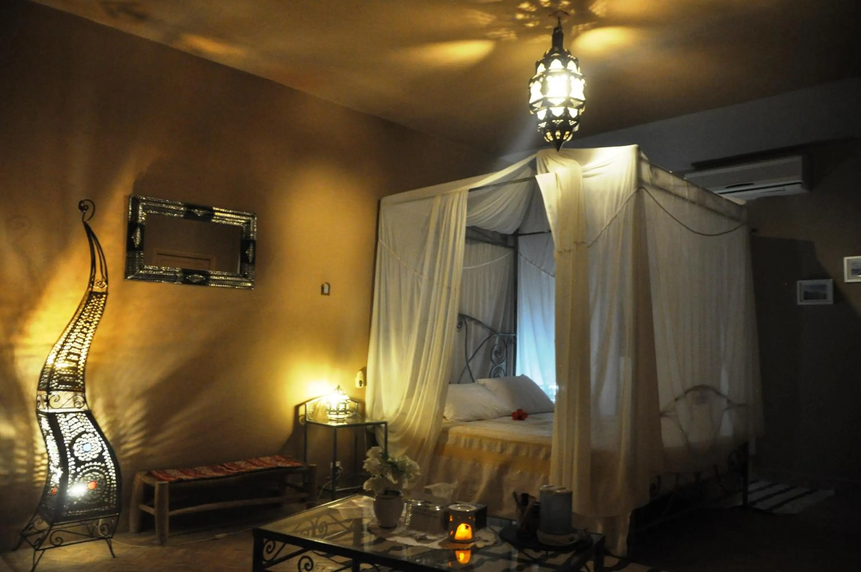 Photo of the whole room, Bed in Riad Anma