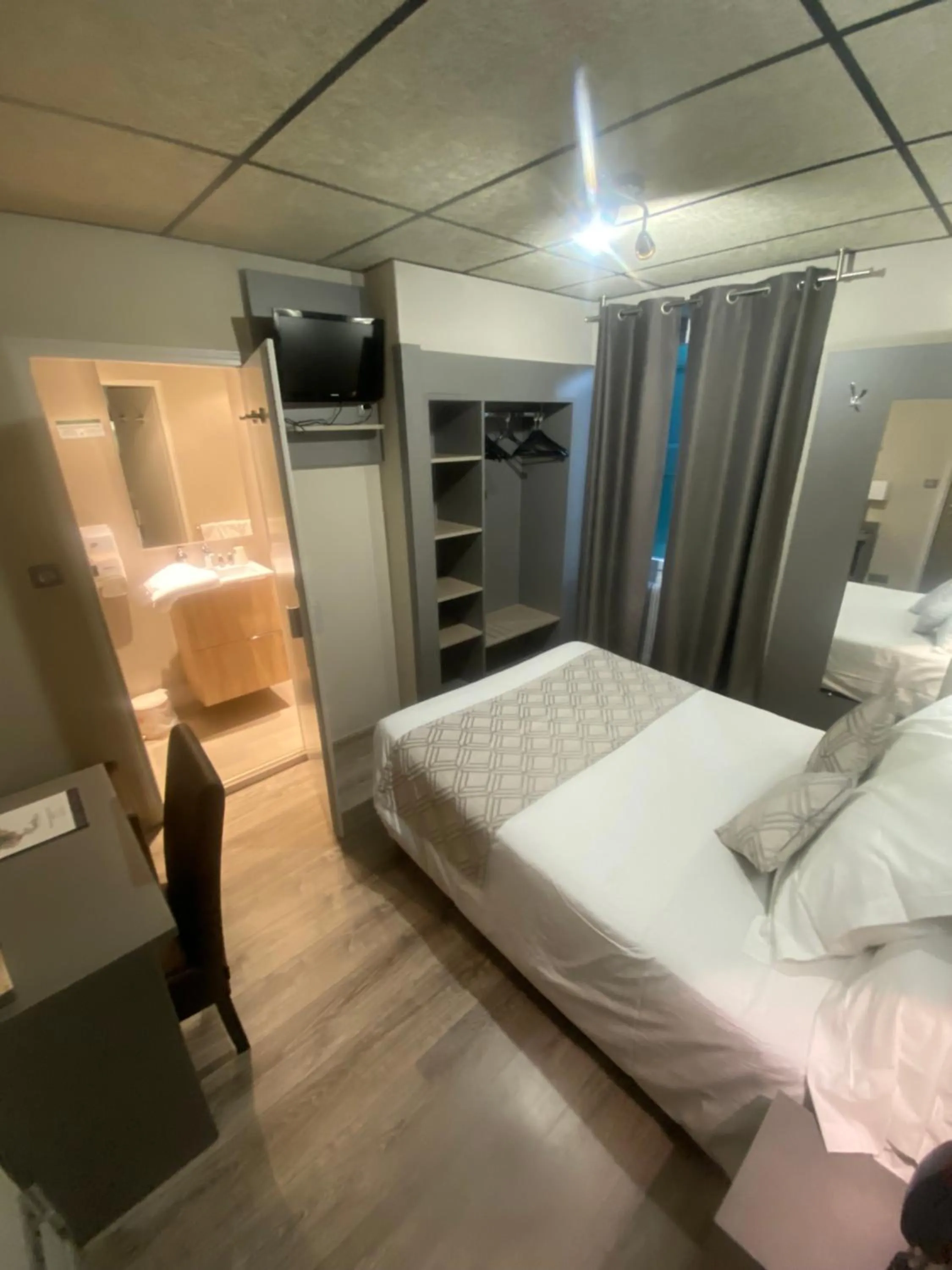 View (from property/room), Bed in Logis Hotel Restaurant Family & Spa