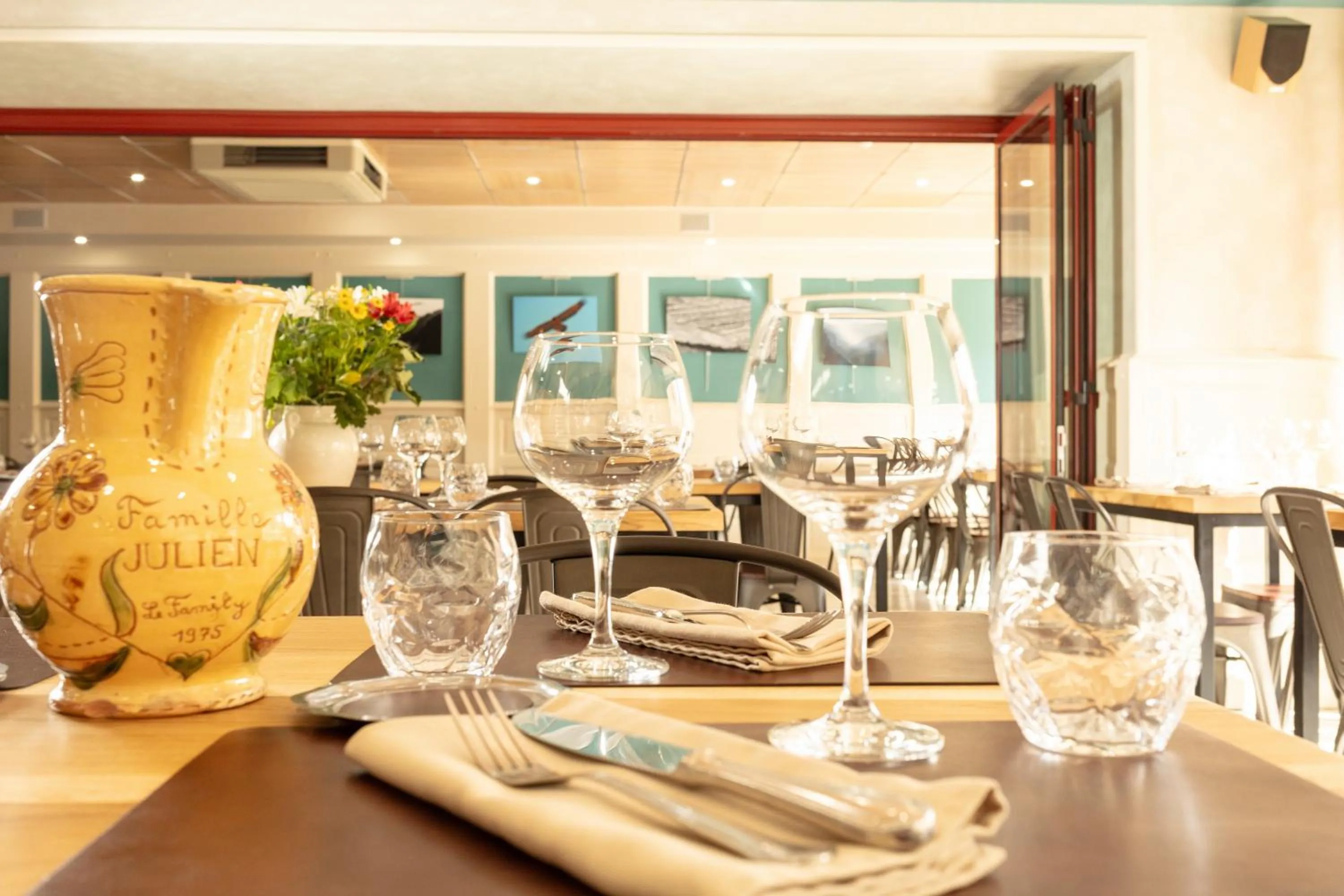 Restaurant/places to eat in Logis Hotel Restaurant Family & Spa