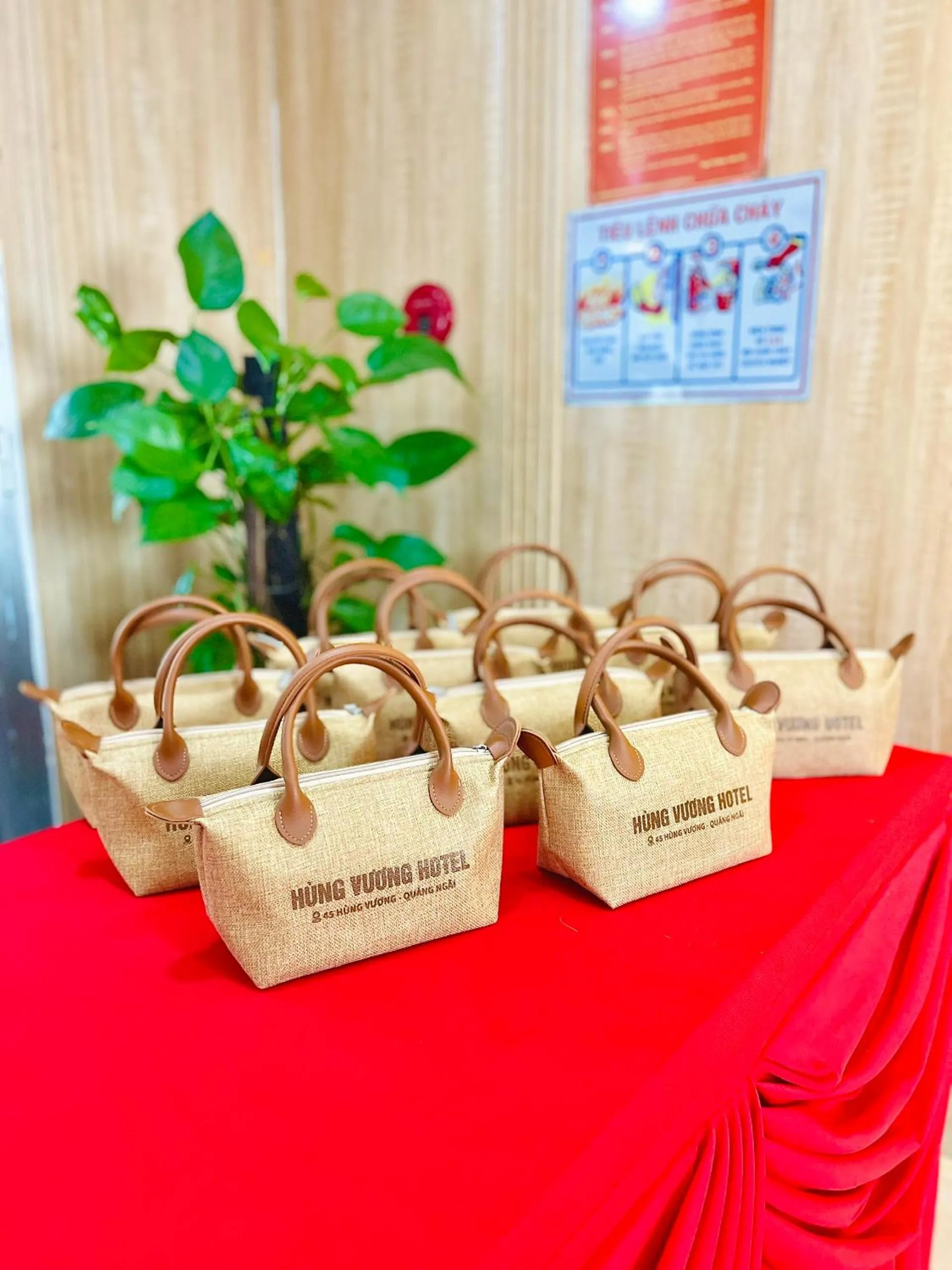 Restaurant/places to eat in Khách Sạn Hùng Vương Quảng Ngãi