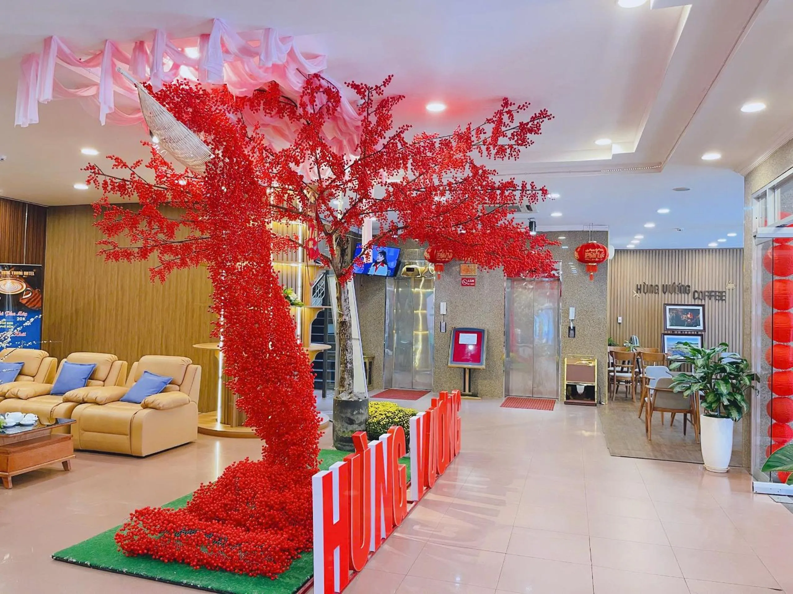 Property building in Khách Sạn Hùng Vương Quảng Ngãi