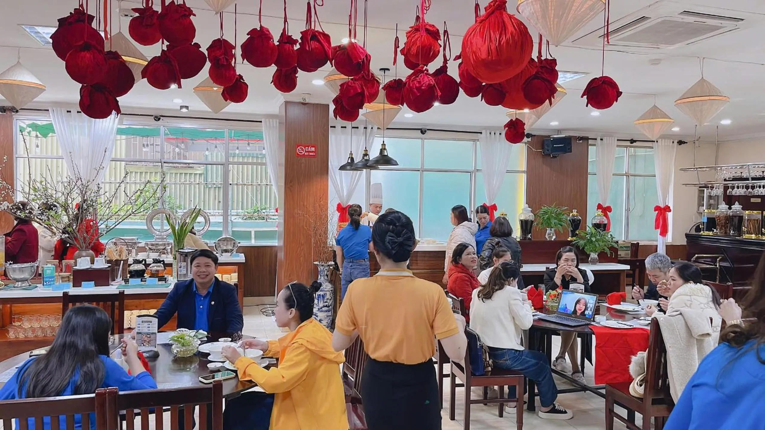 Restaurant/places to eat in Khách Sạn Hùng Vương Quảng Ngãi