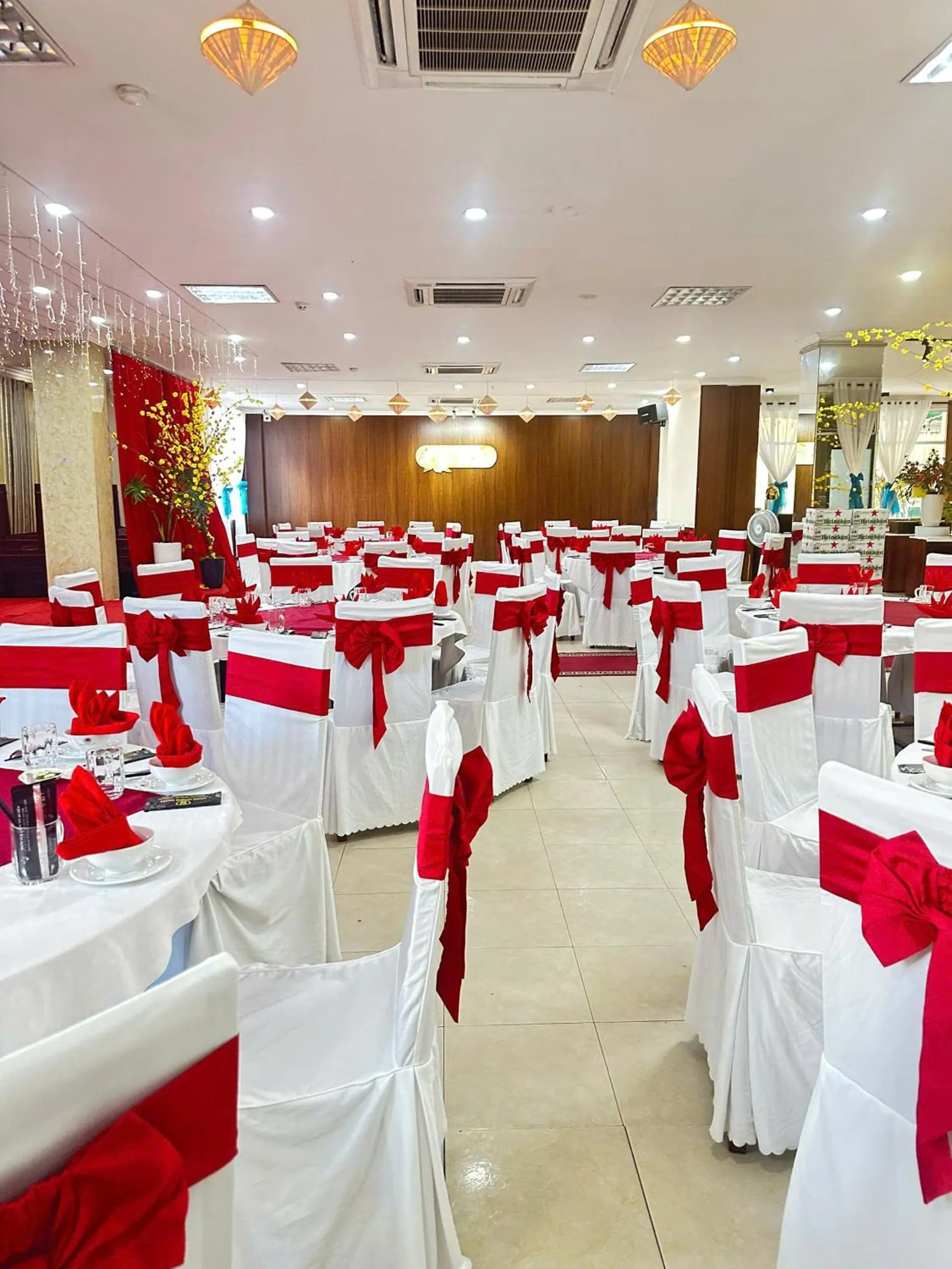 Restaurant/places to eat in Khách Sạn Hùng Vương Quảng Ngãi