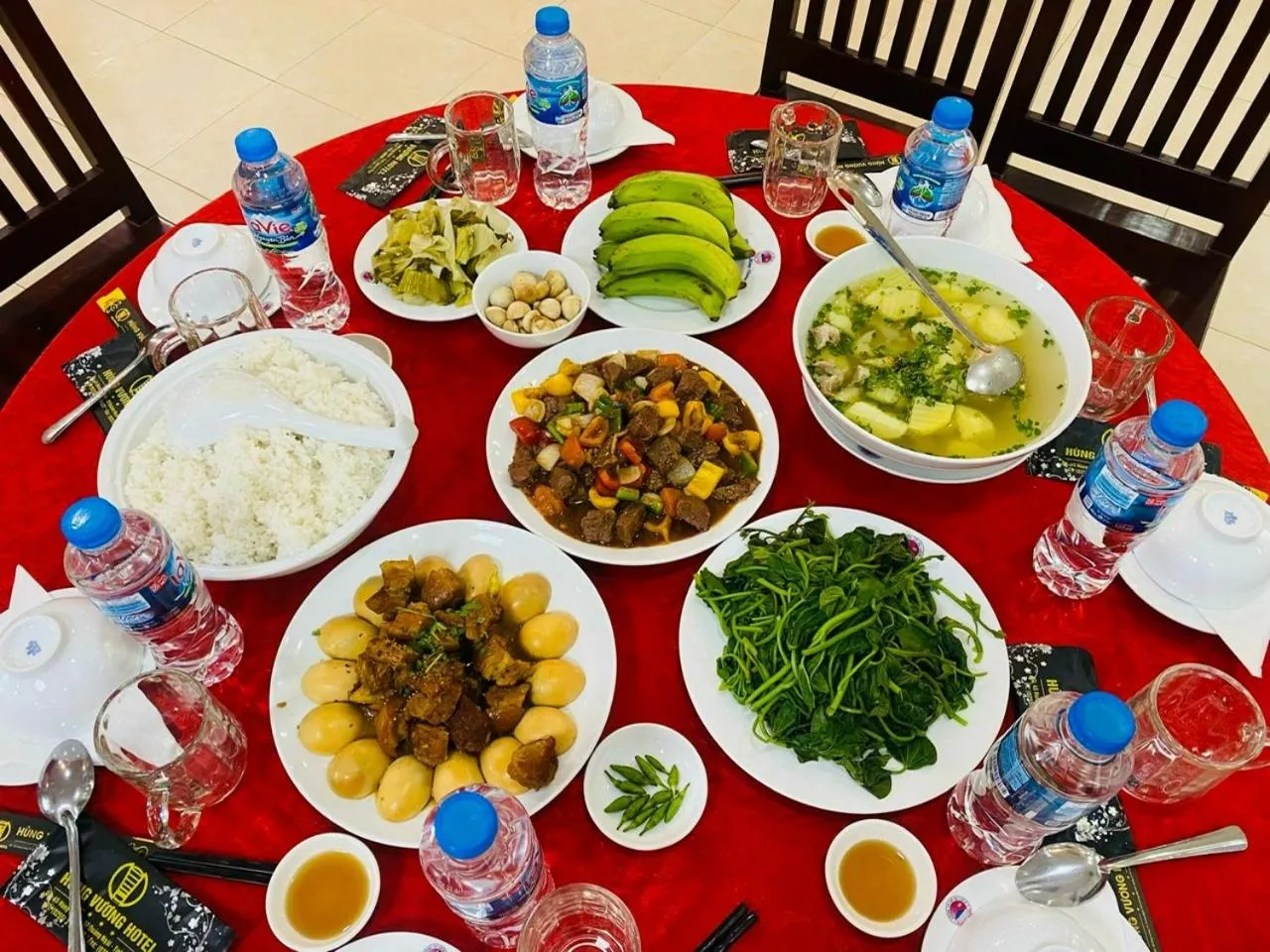 Restaurant/places to eat in Khách Sạn Hùng Vương Quảng Ngãi