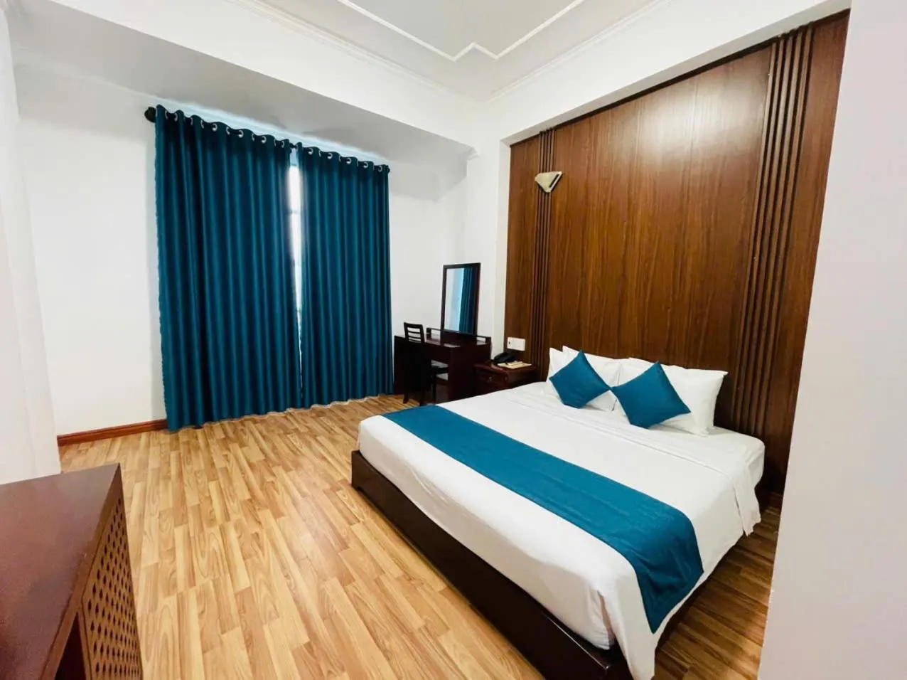 Bedroom, Bed in Khách Sạn Hùng Vương Quảng Ngãi