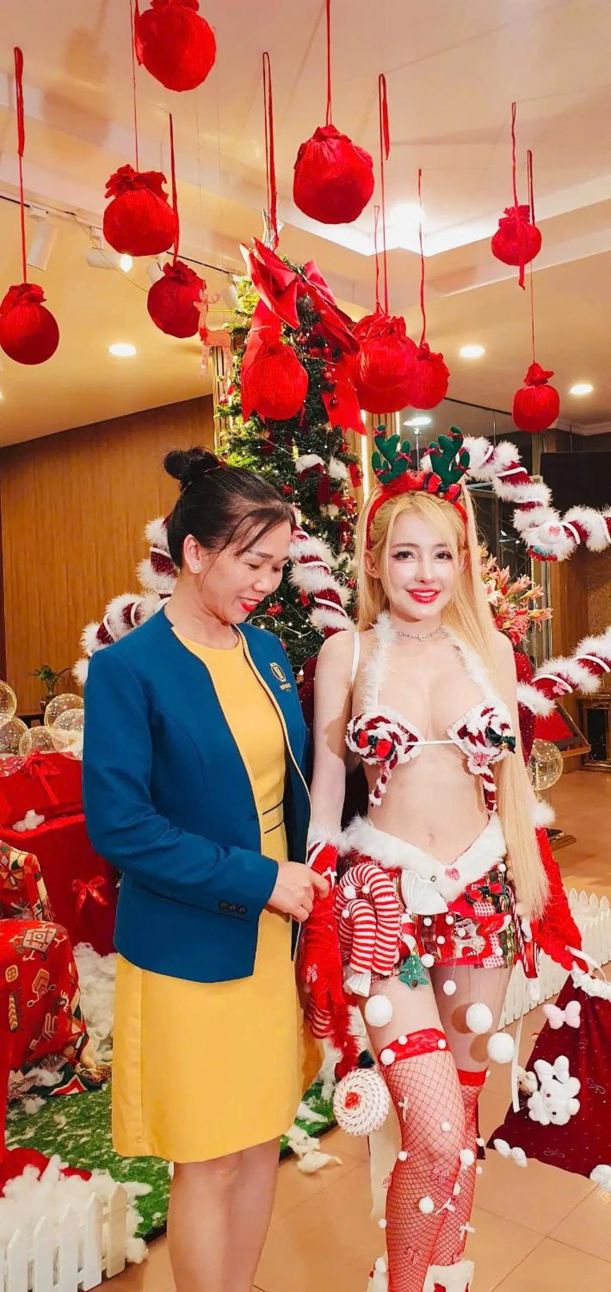 group of guests in Khách Sạn Hùng Vương Quảng Ngãi