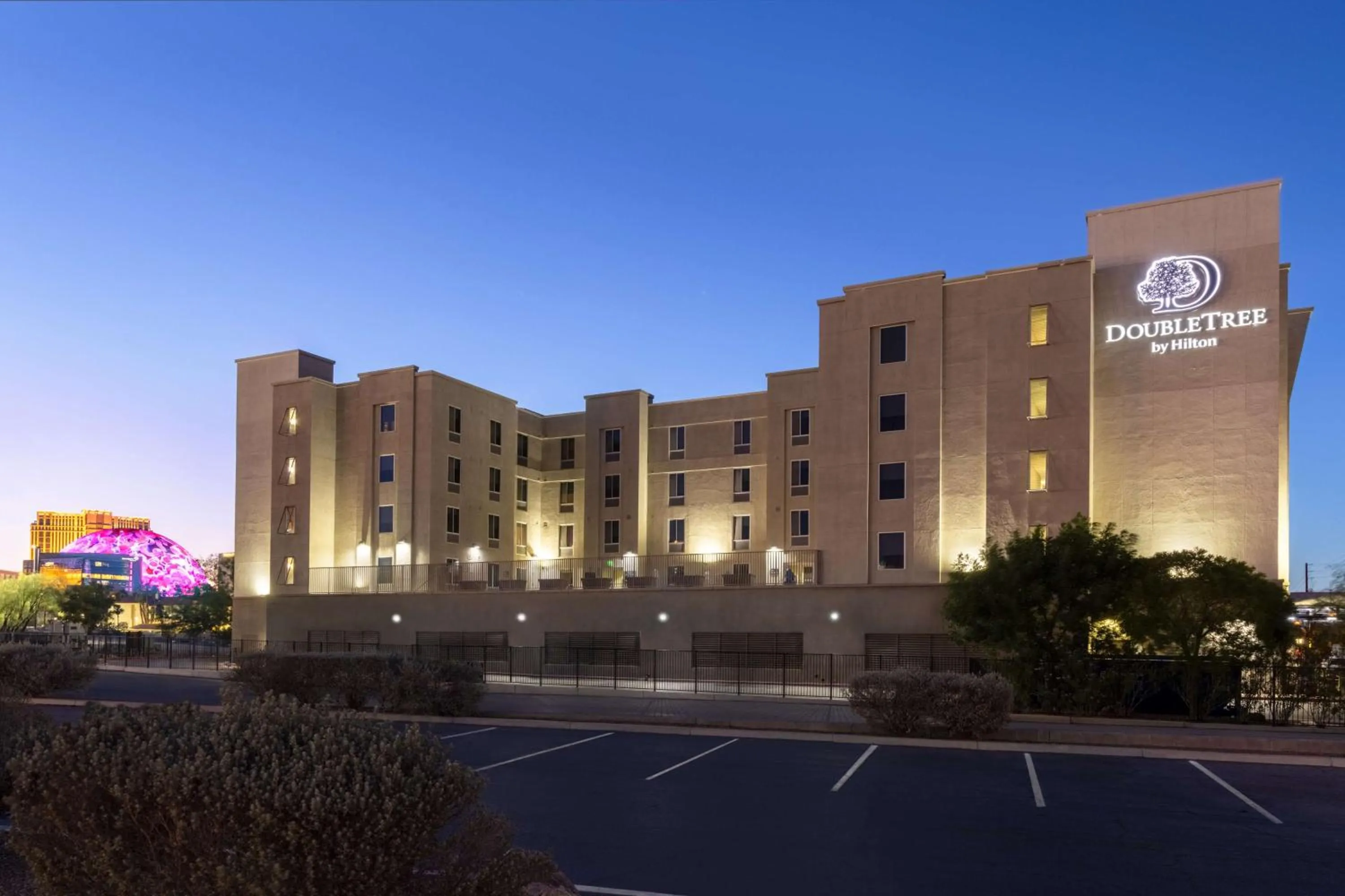 Property building in DoubleTree by Hilton Las Vegas East Flamingo