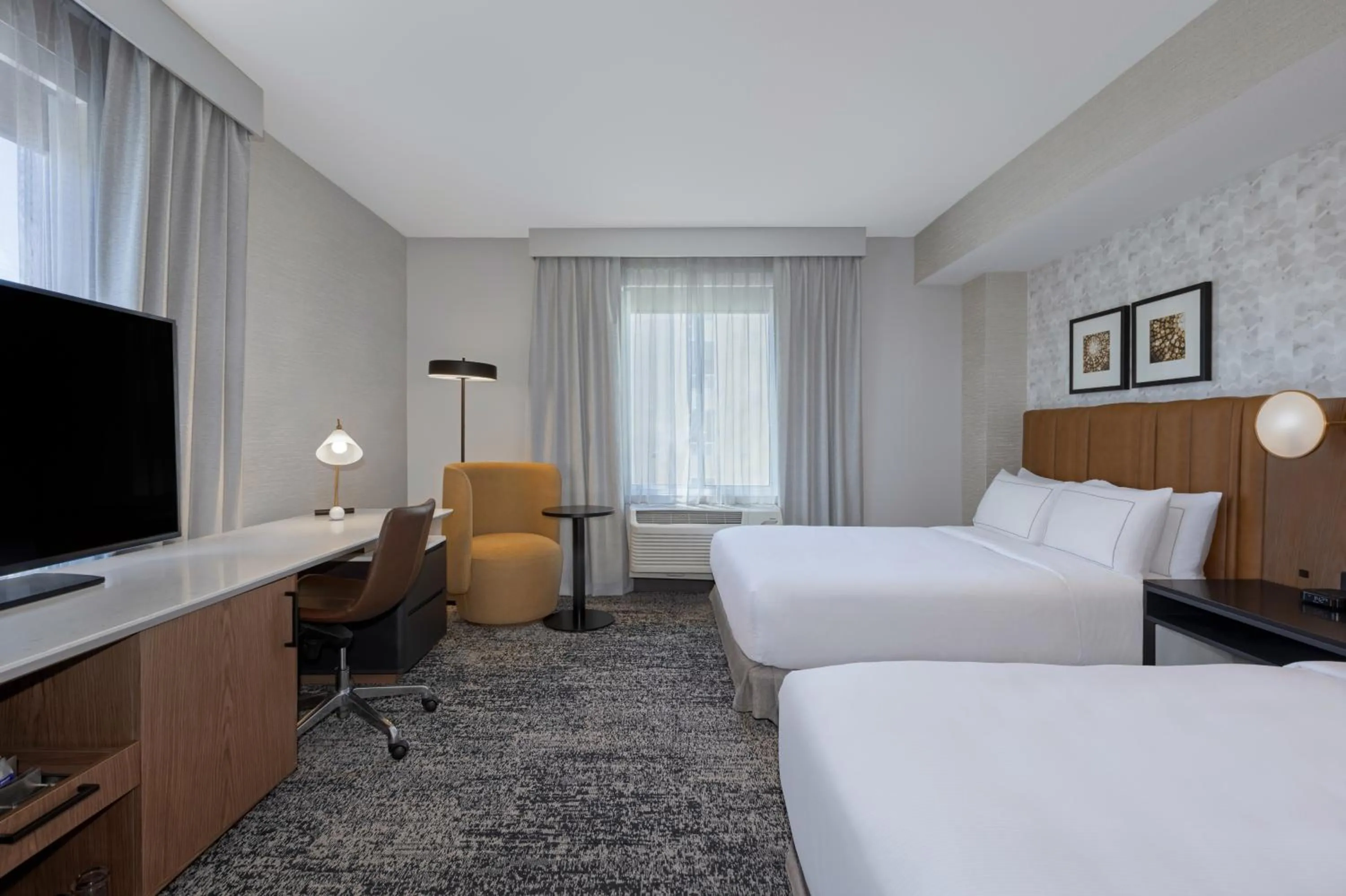 Bed in DoubleTree by Hilton Las Vegas East Flamingo