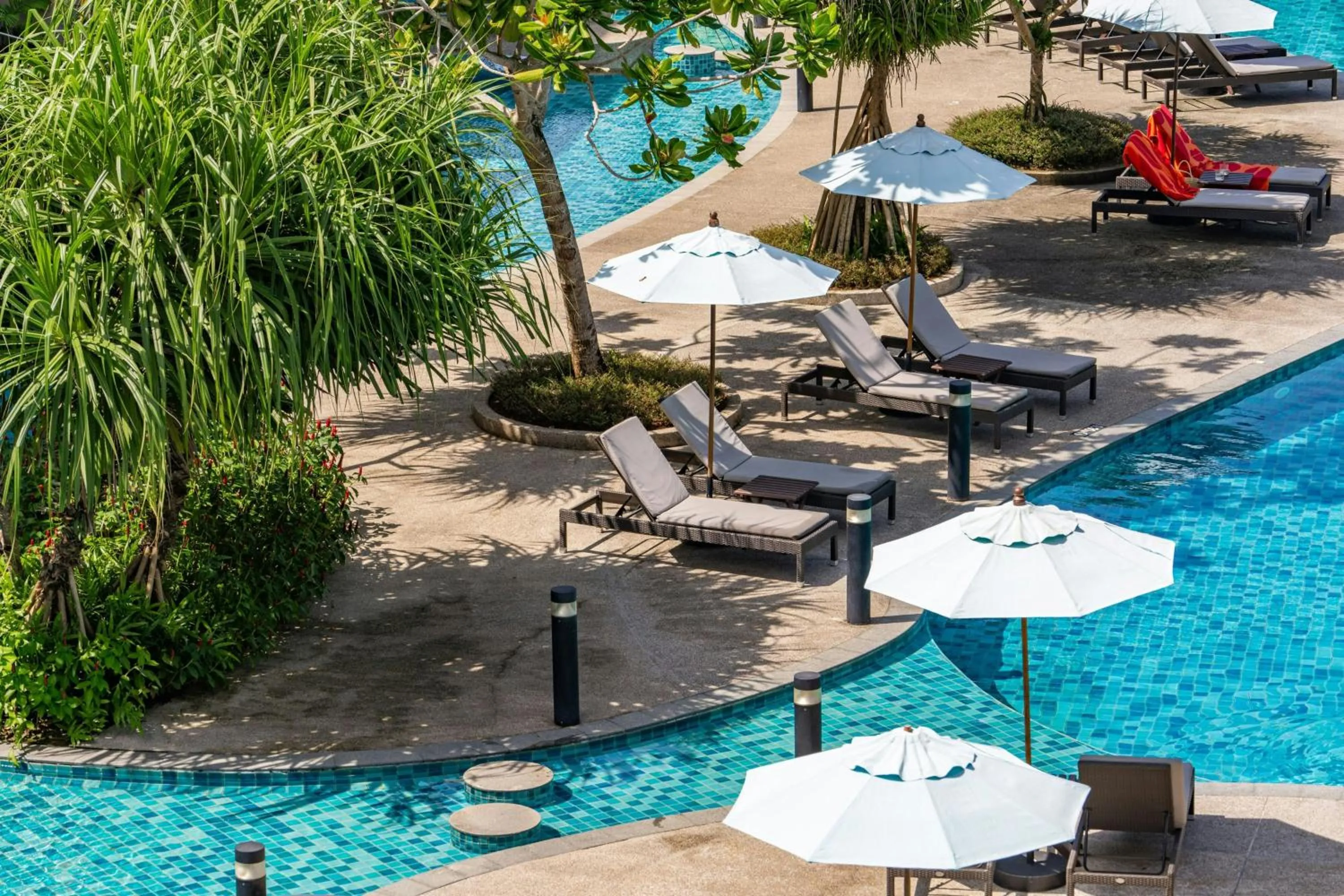 Swimming pool in Le Meridien Khao Lak Resort & Spa