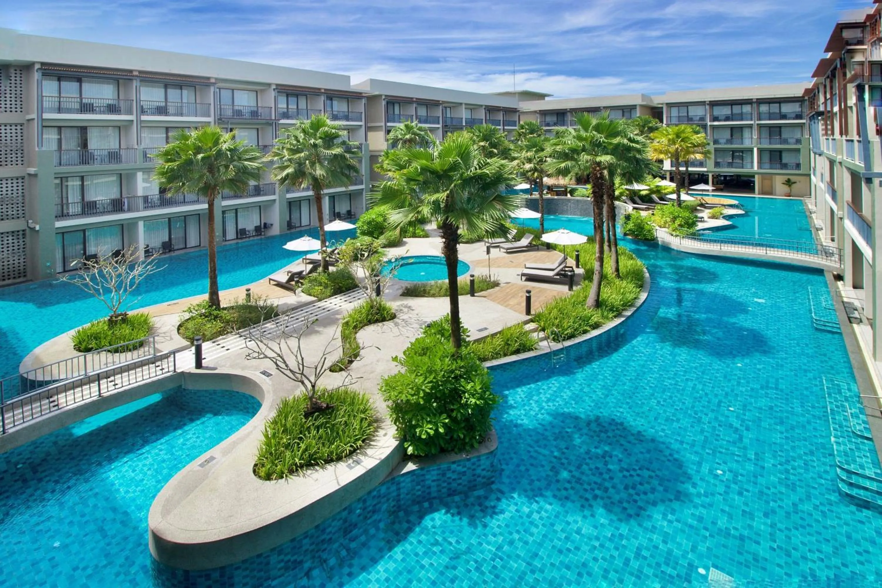 Swimming pool in Le Meridien Khao Lak Resort & Spa