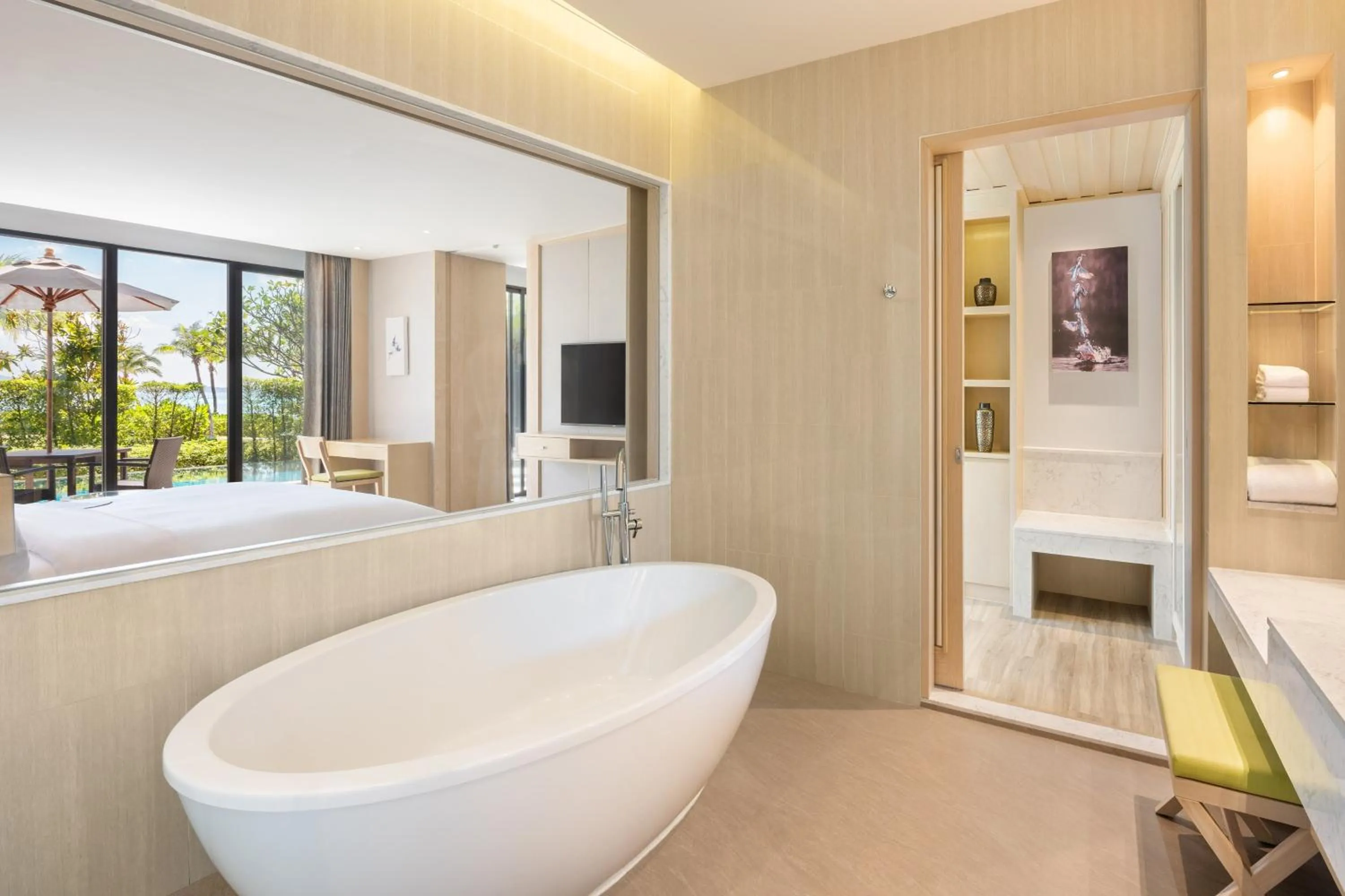 Bathroom, Bed in Le Meridien Khao Lak Resort & Spa