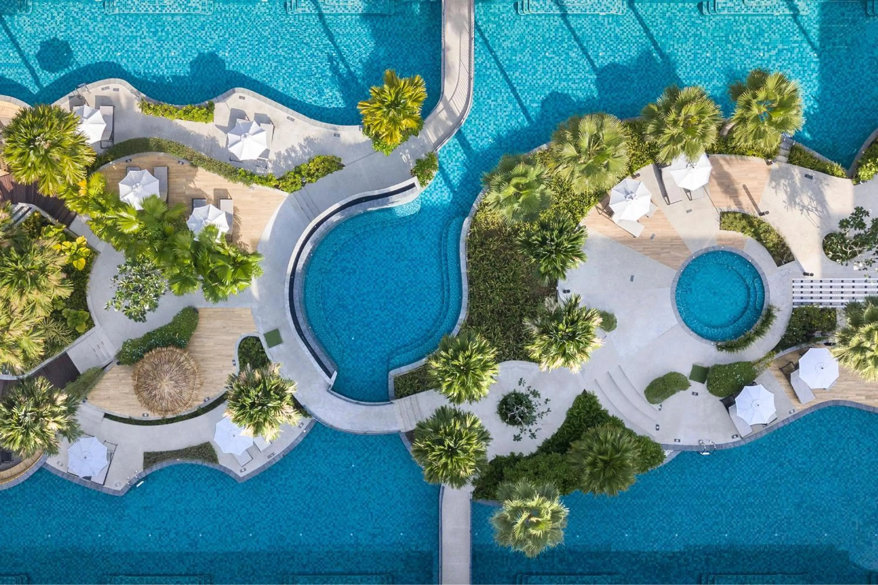 Swimming pool in Le Meridien Khao Lak Resort & Spa