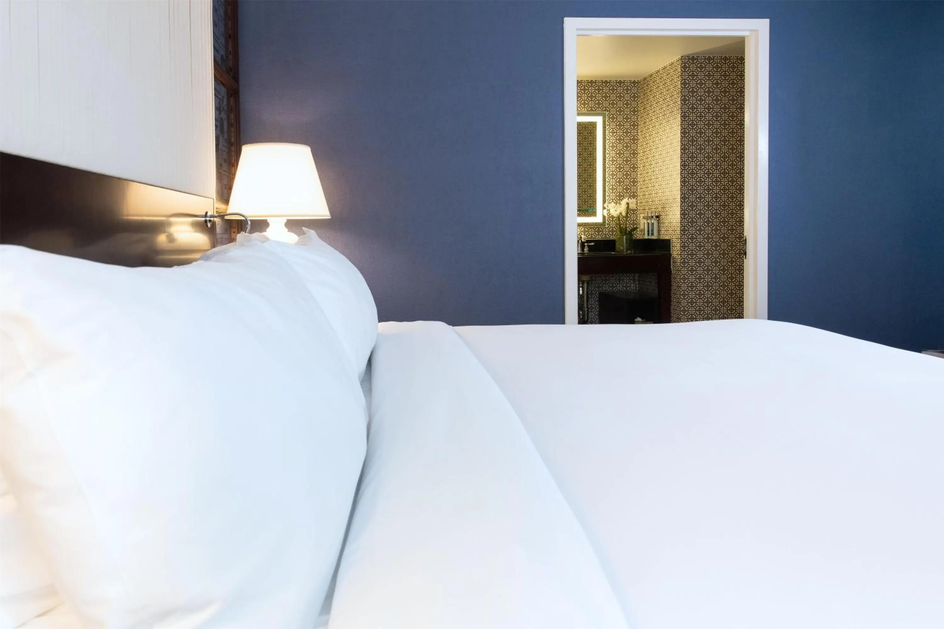 Bedroom, Bed in Hamilton Hotel - Washington DC