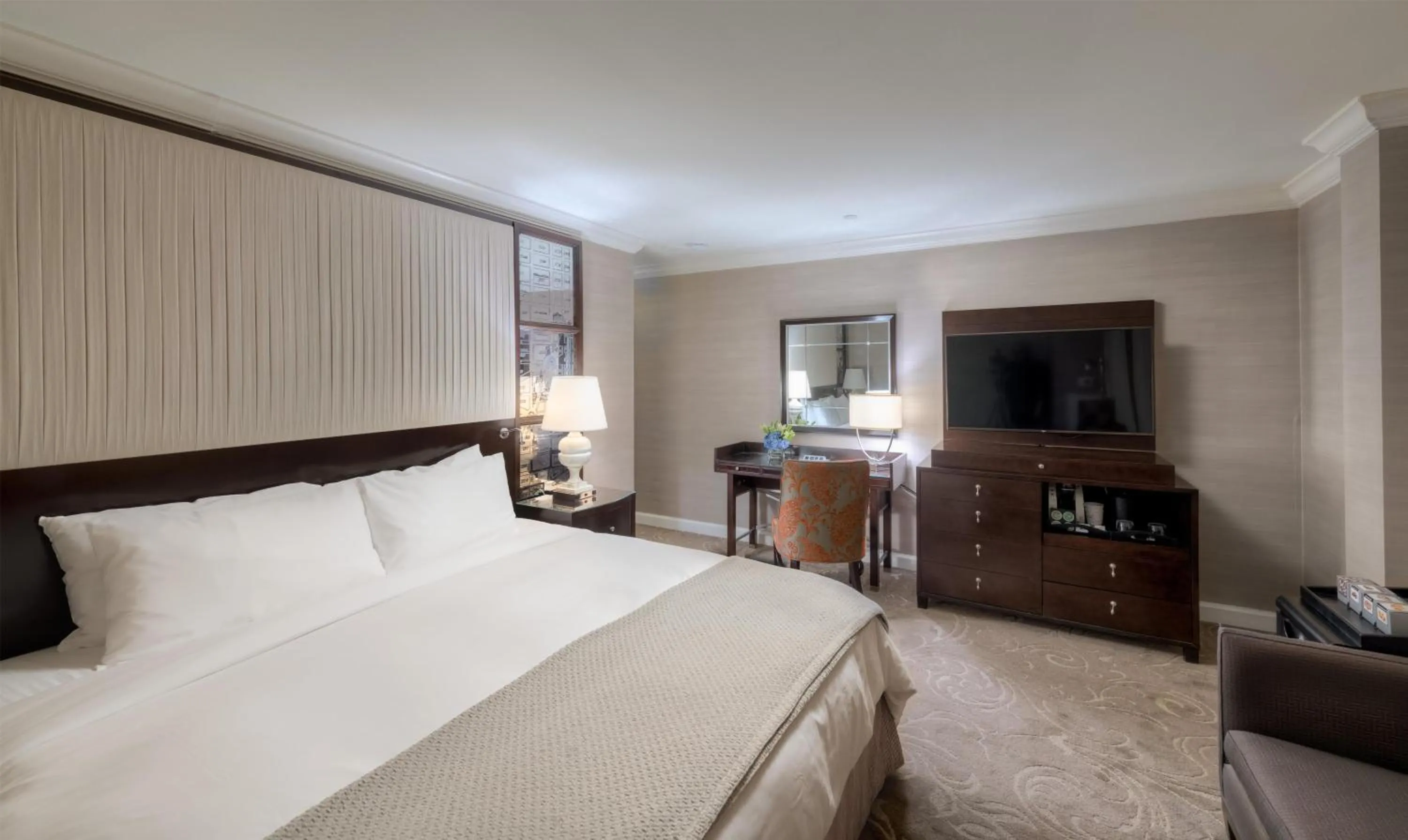 Bedroom, Bed in Hamilton Hotel - Washington DC