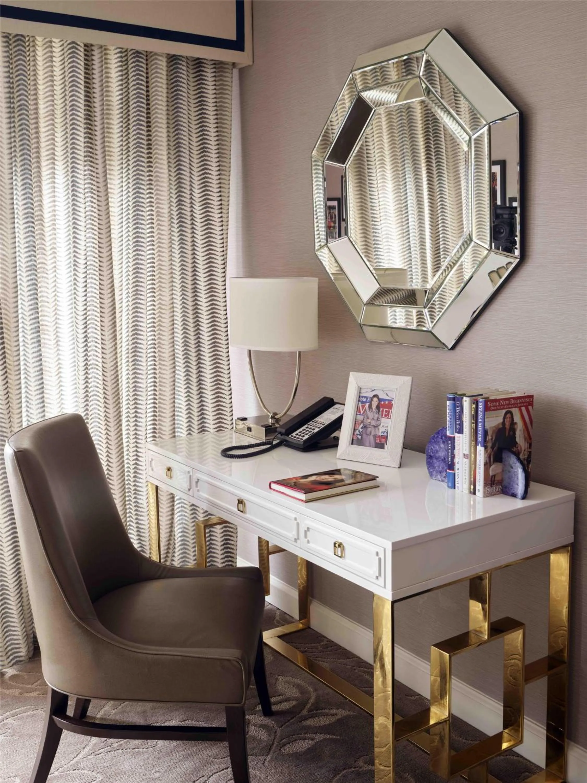 Photo of the whole room in Hamilton Hotel - Washington DC