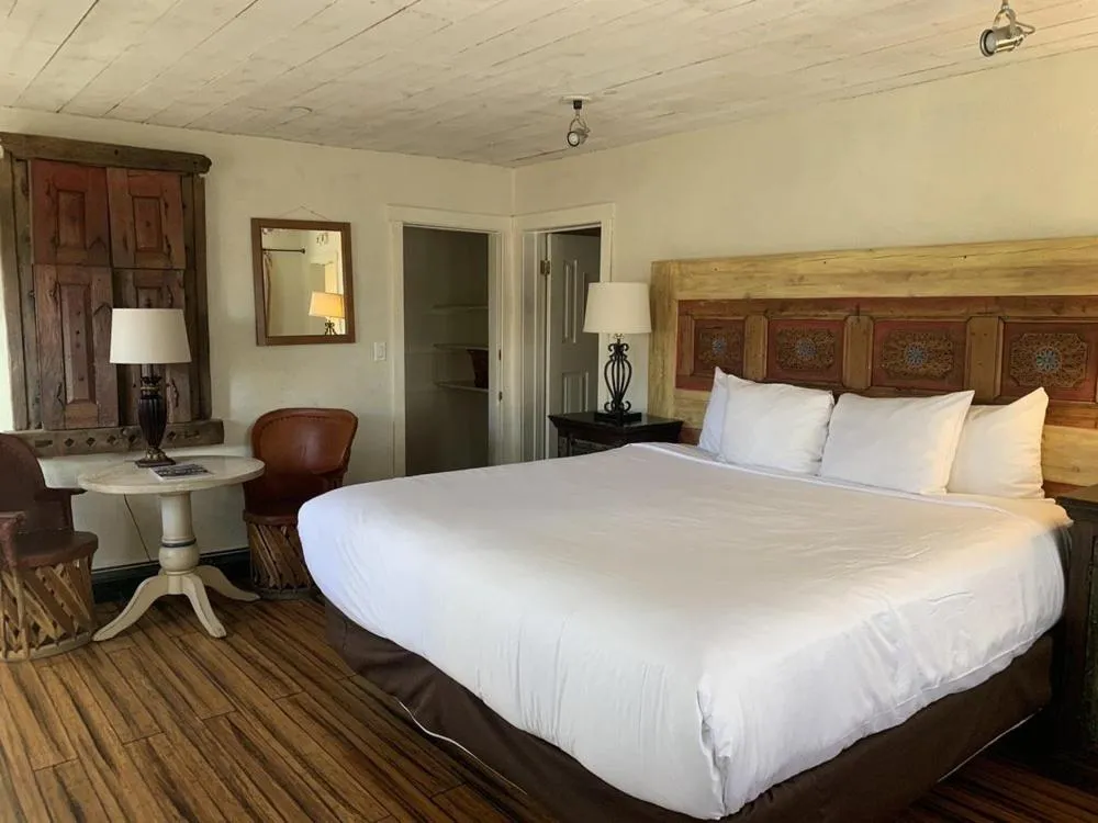 Bedroom, Bed in Las Palomas