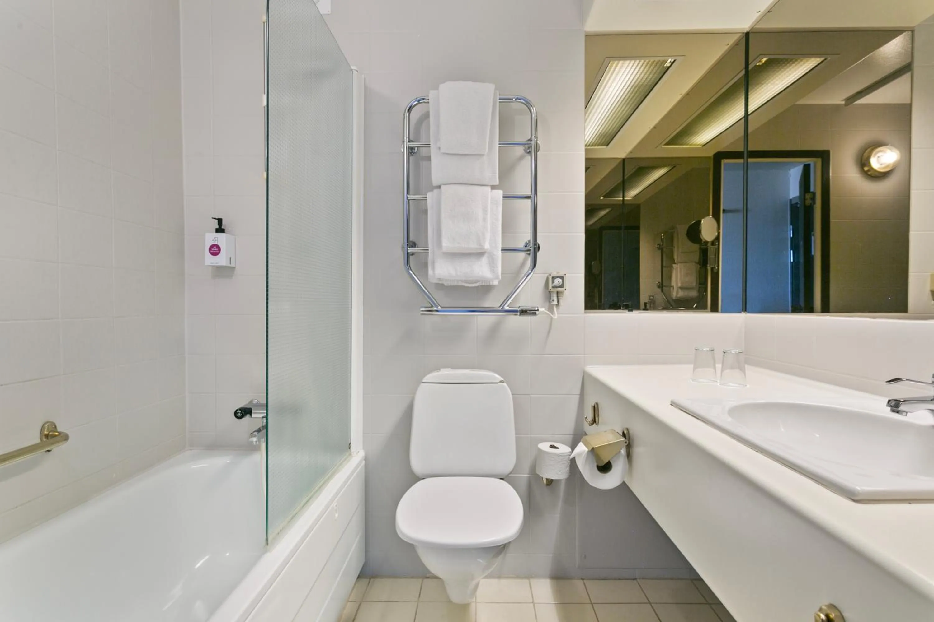 Bathroom in Quality Hotel Winn