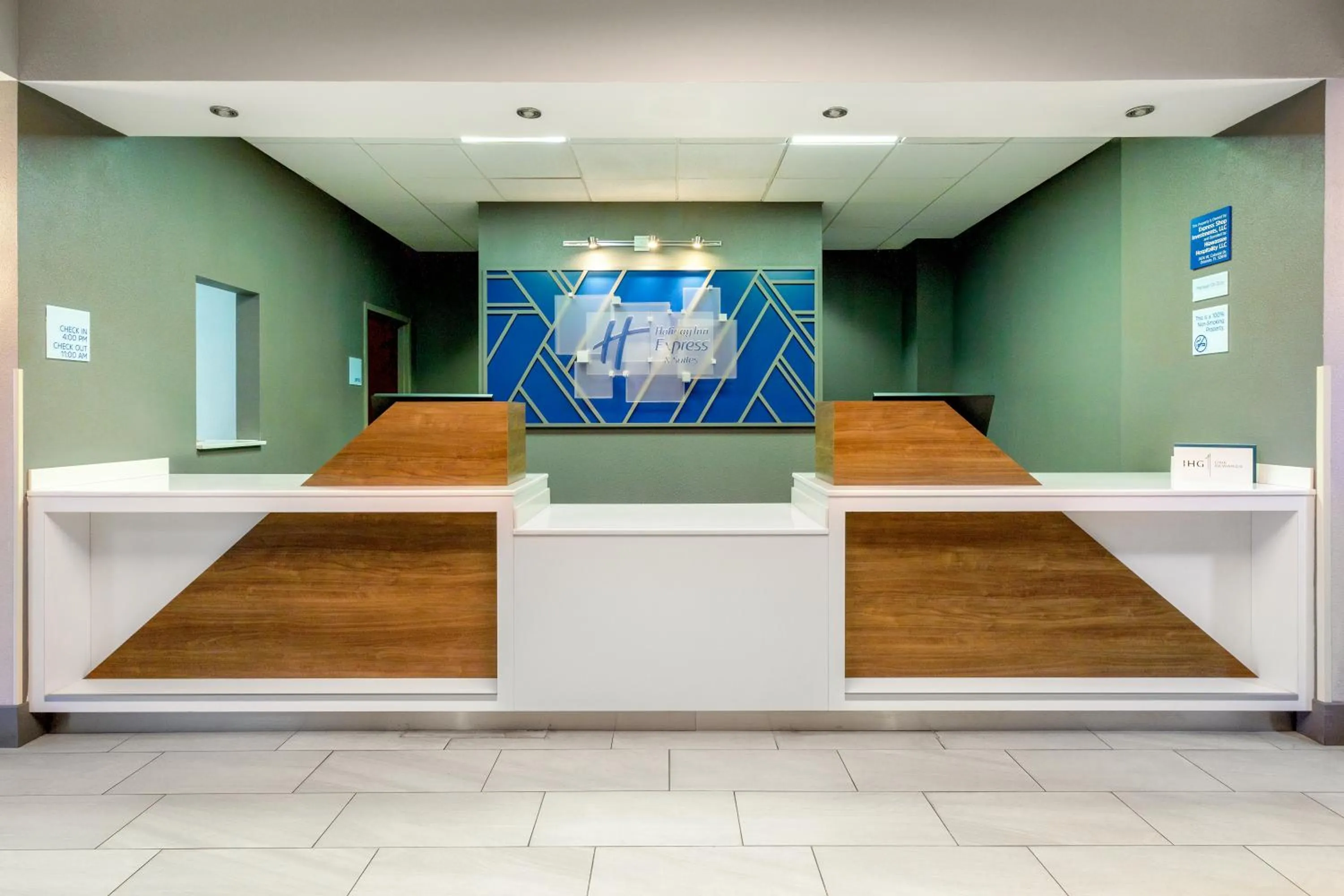 Lobby or reception in Holiday Inn Express Orlando-Ocoee East by IHG