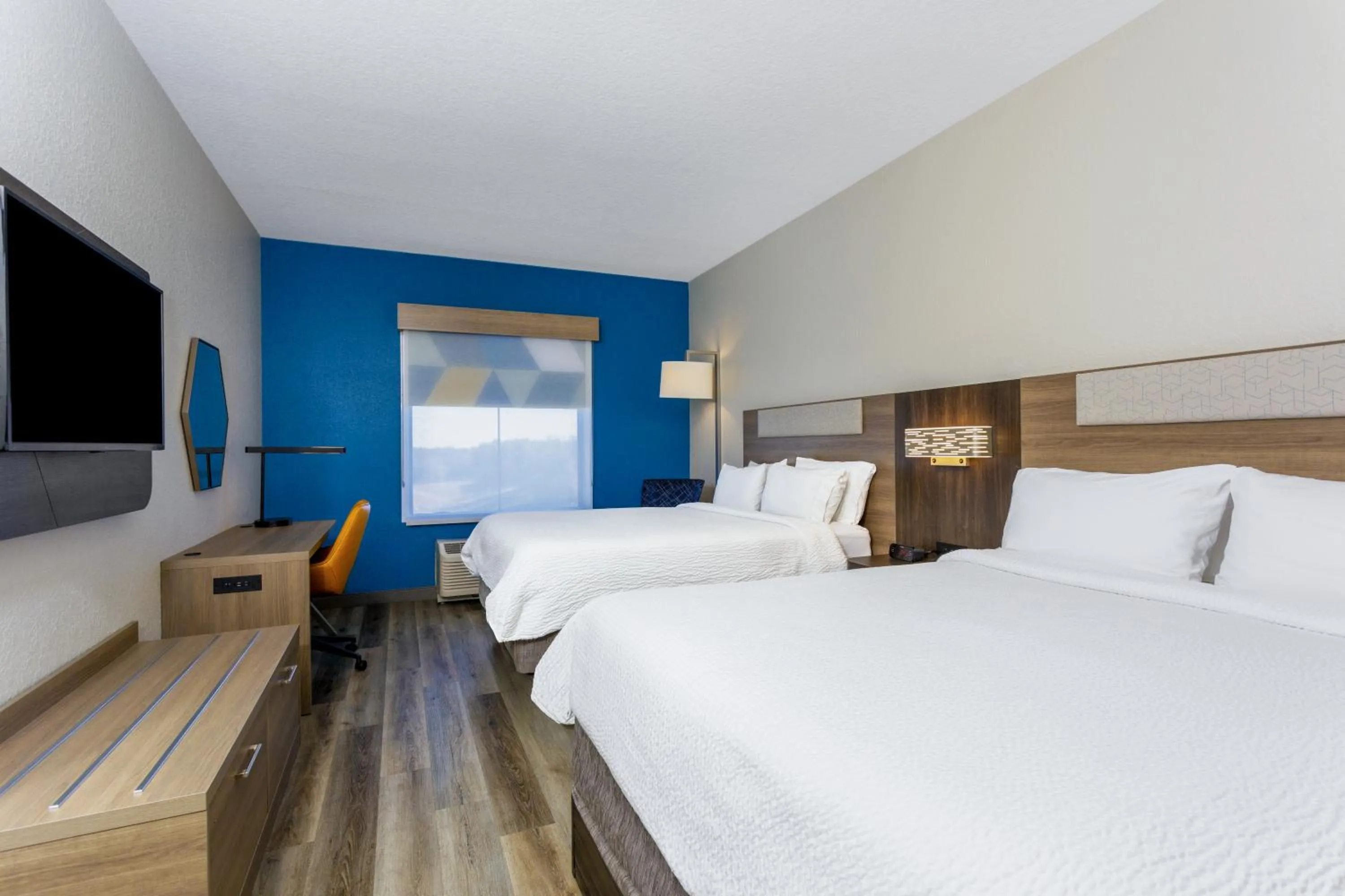 Bedroom, Bed in Holiday Inn Express Orlando-Ocoee East by IHG