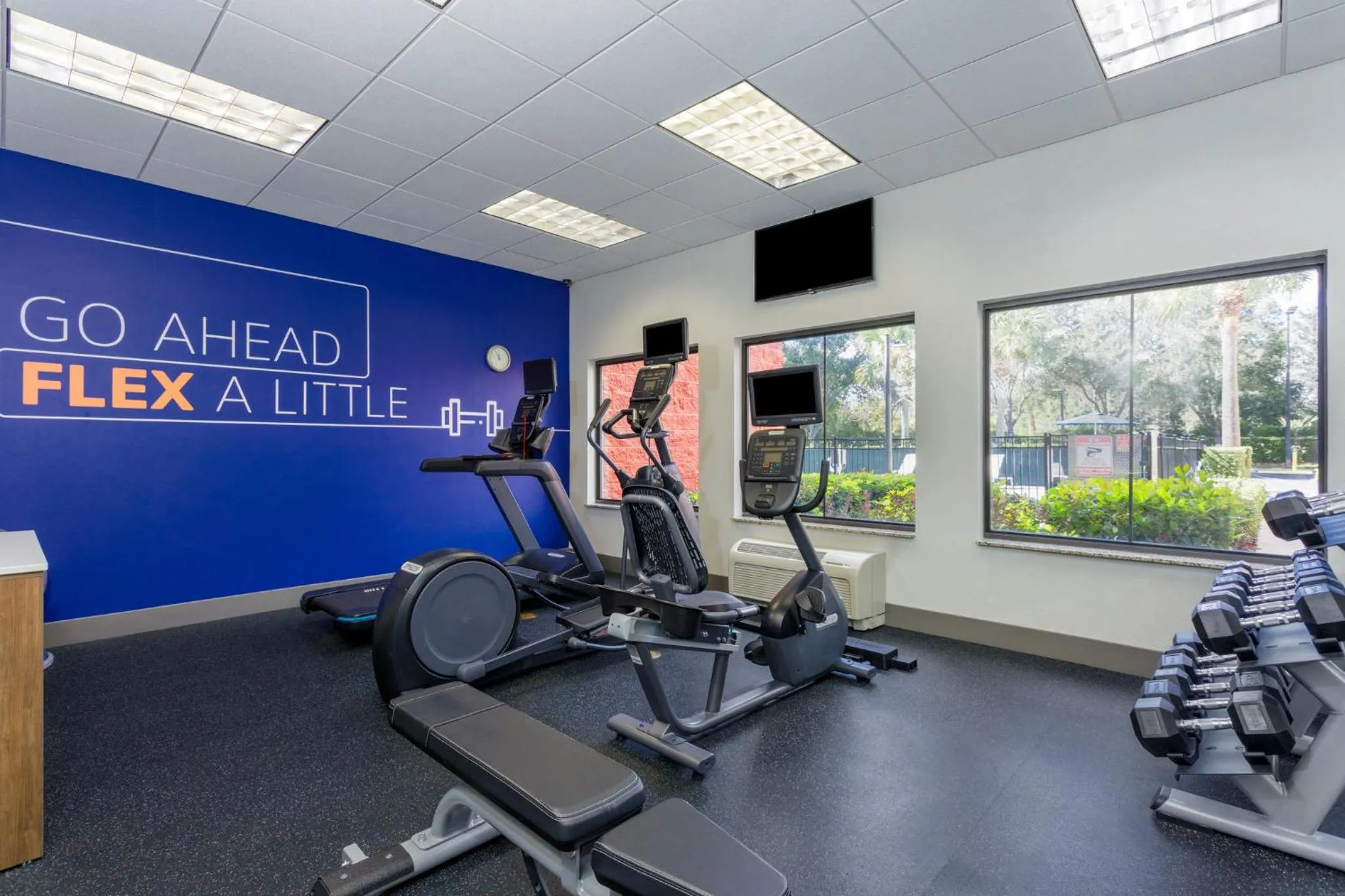 Fitness centre/facilities in Holiday Inn Express Orlando-Ocoee East by IHG