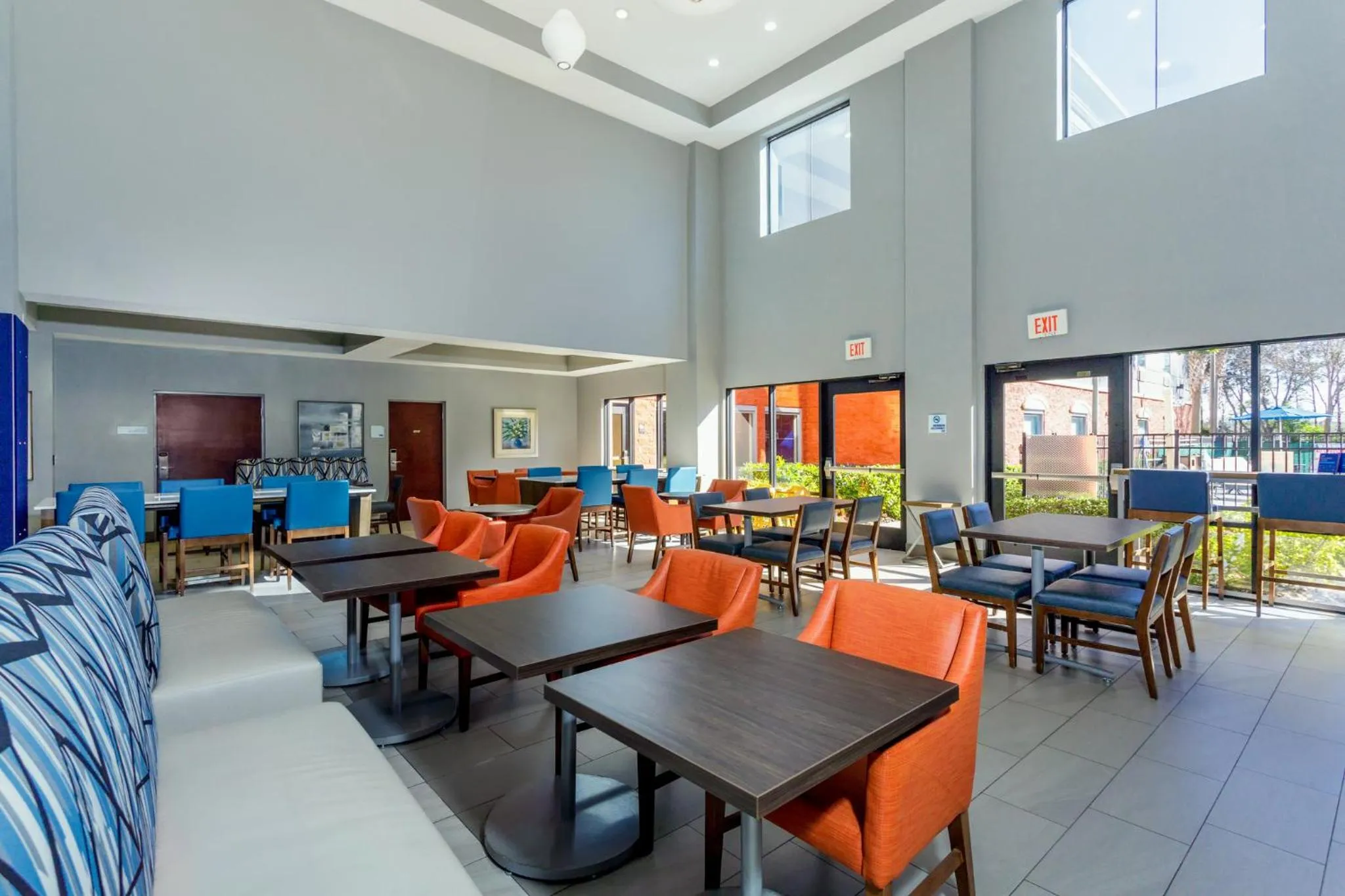 Breakfast in Holiday Inn Express Orlando-Ocoee East by IHG