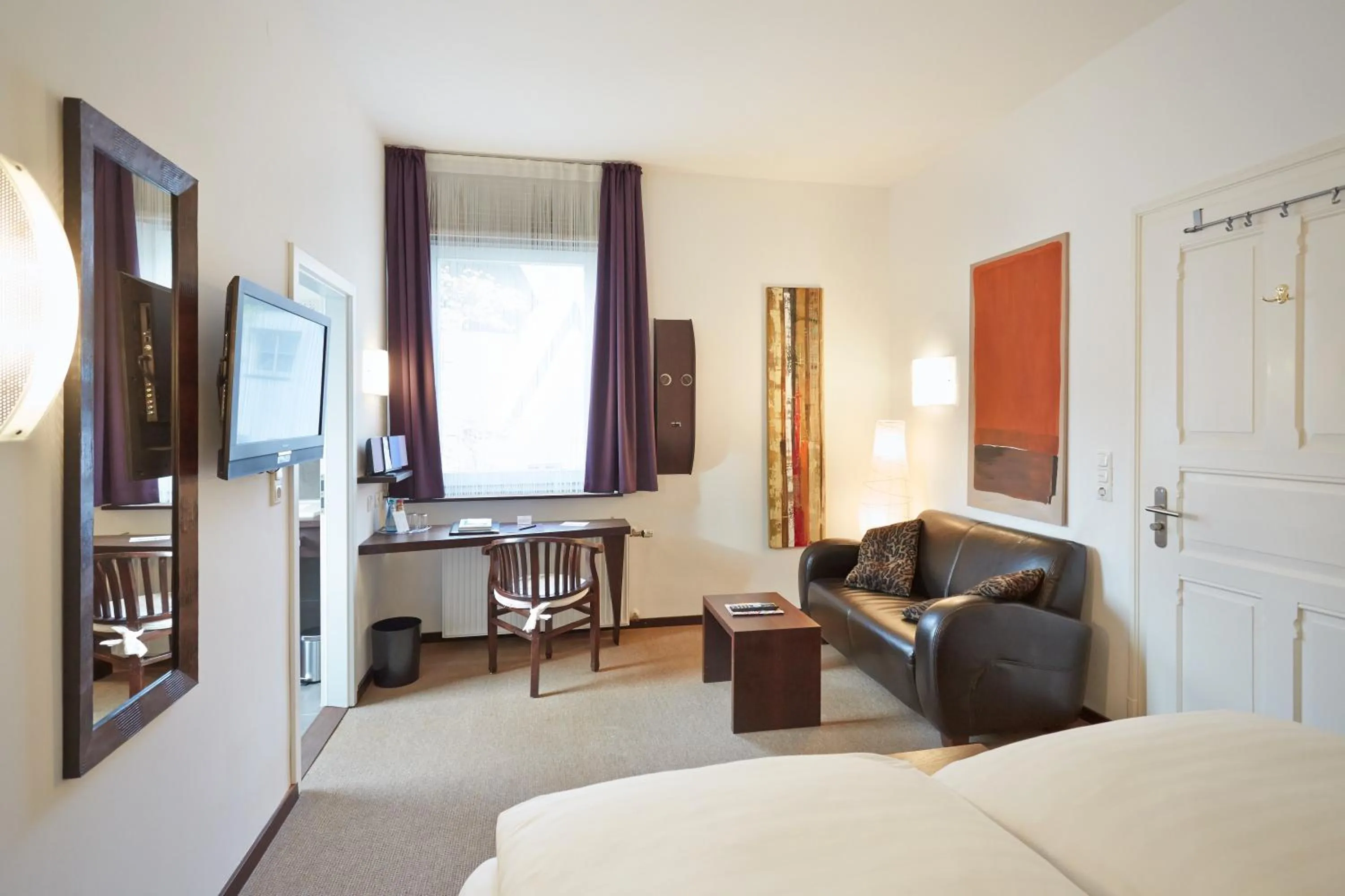 Day, Bed in Hotel Zur Wartburg