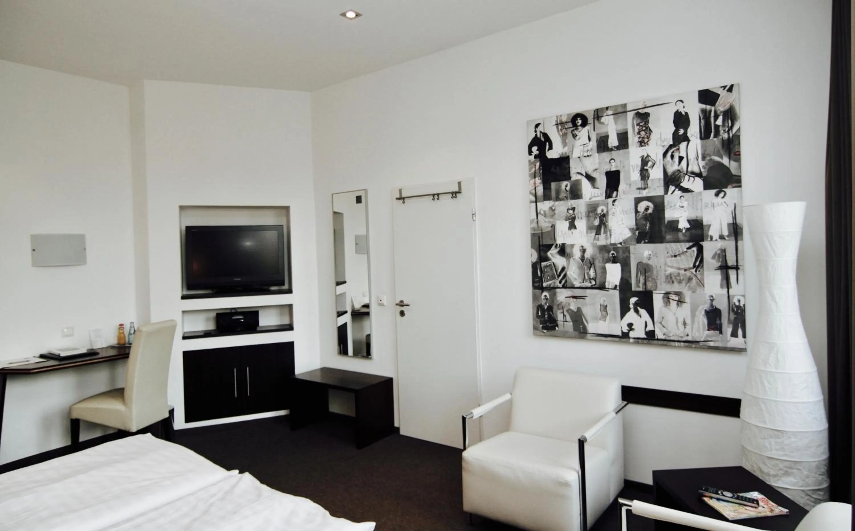 TV and multimedia, Bed in Hotel Zur Wartburg