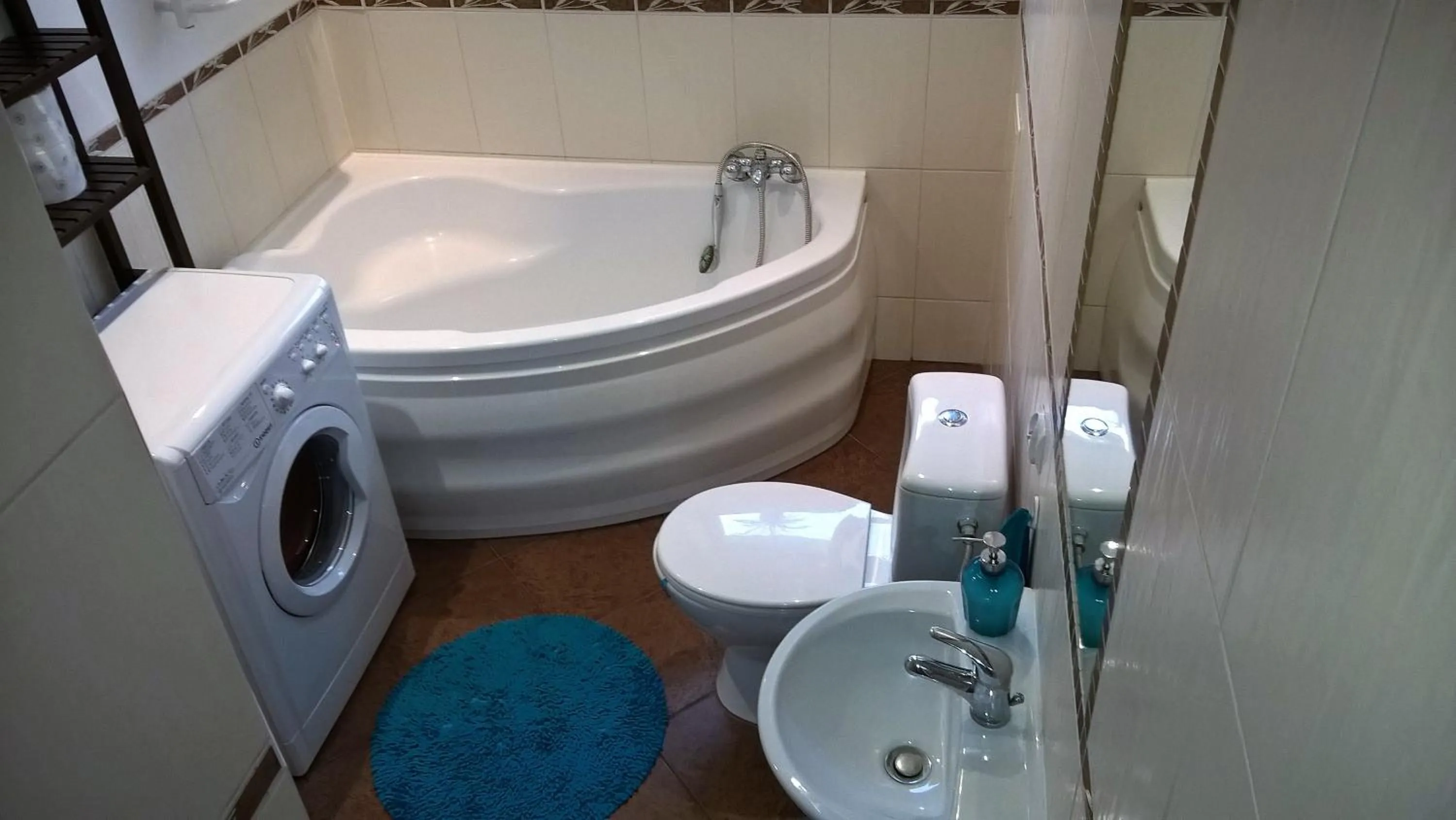 Toilet in Turkus