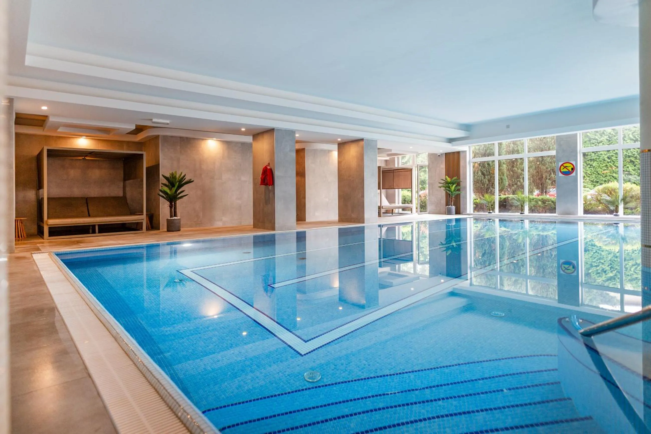 Pool view in Apartamenty i pokoje Montana