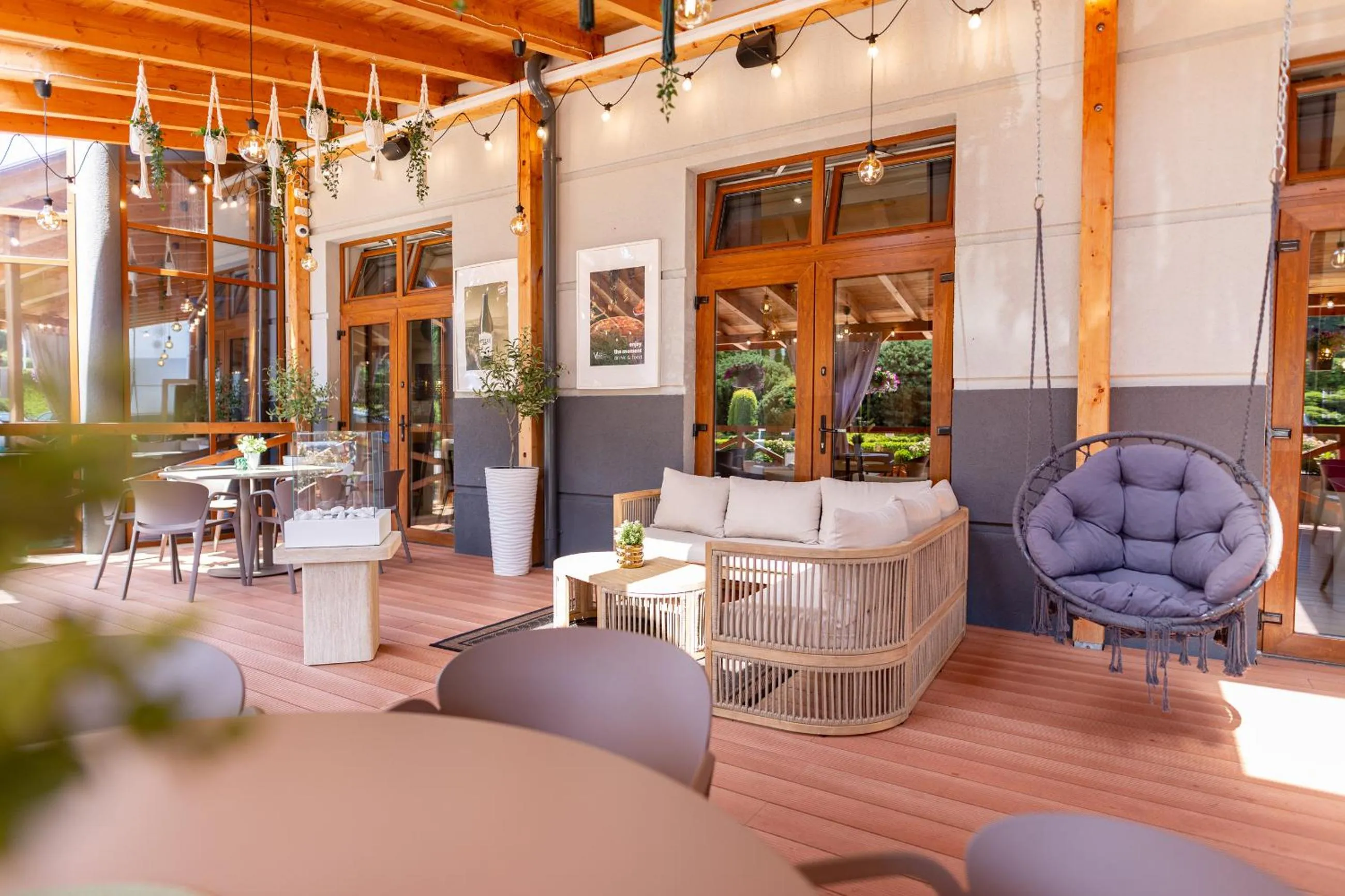 Restaurant/places to eat in Apartamenty i pokoje Montana