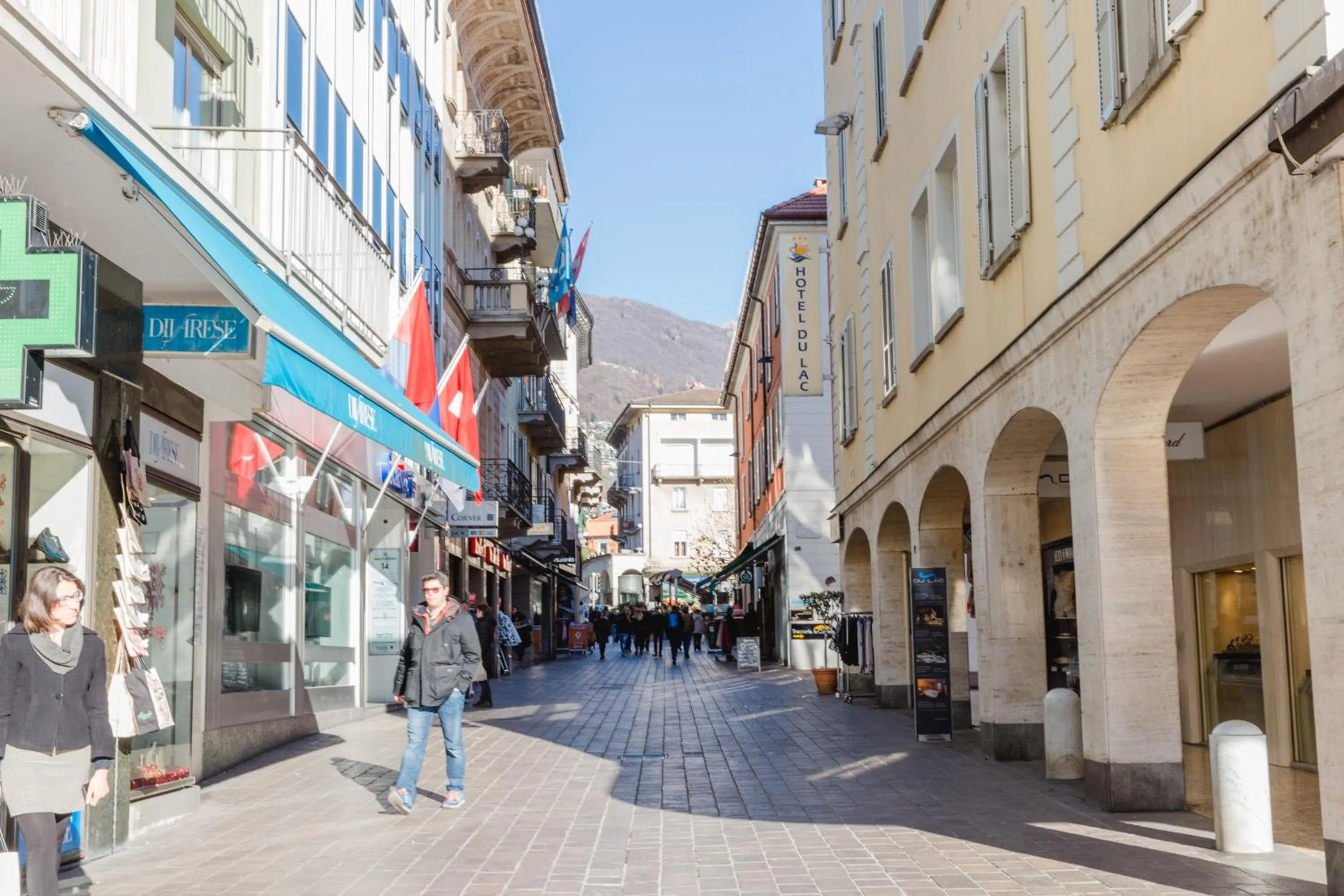 Restaurant/places to eat in Hotel Du Lac