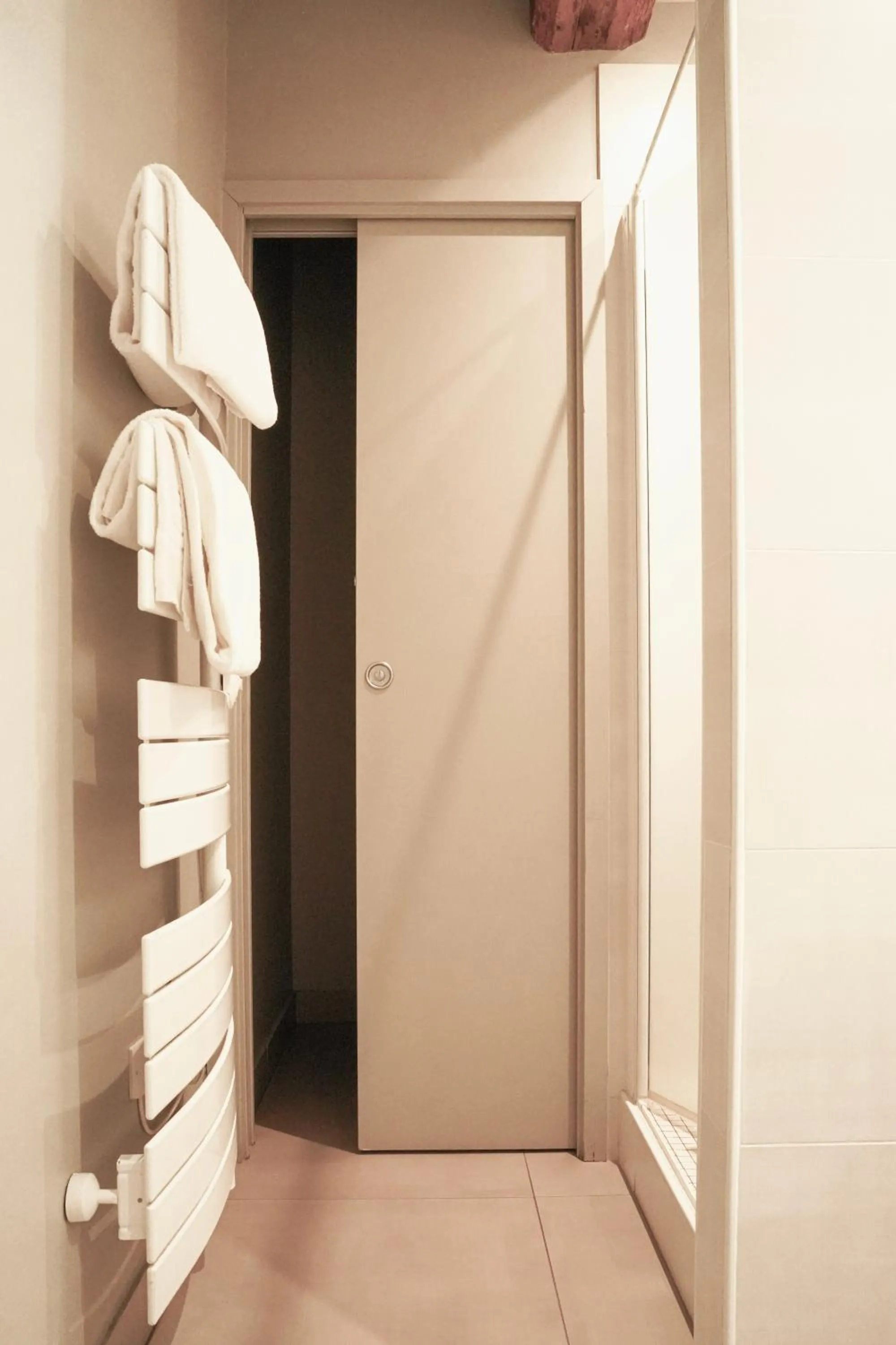 Bathroom in L'Absinthe Hôtel