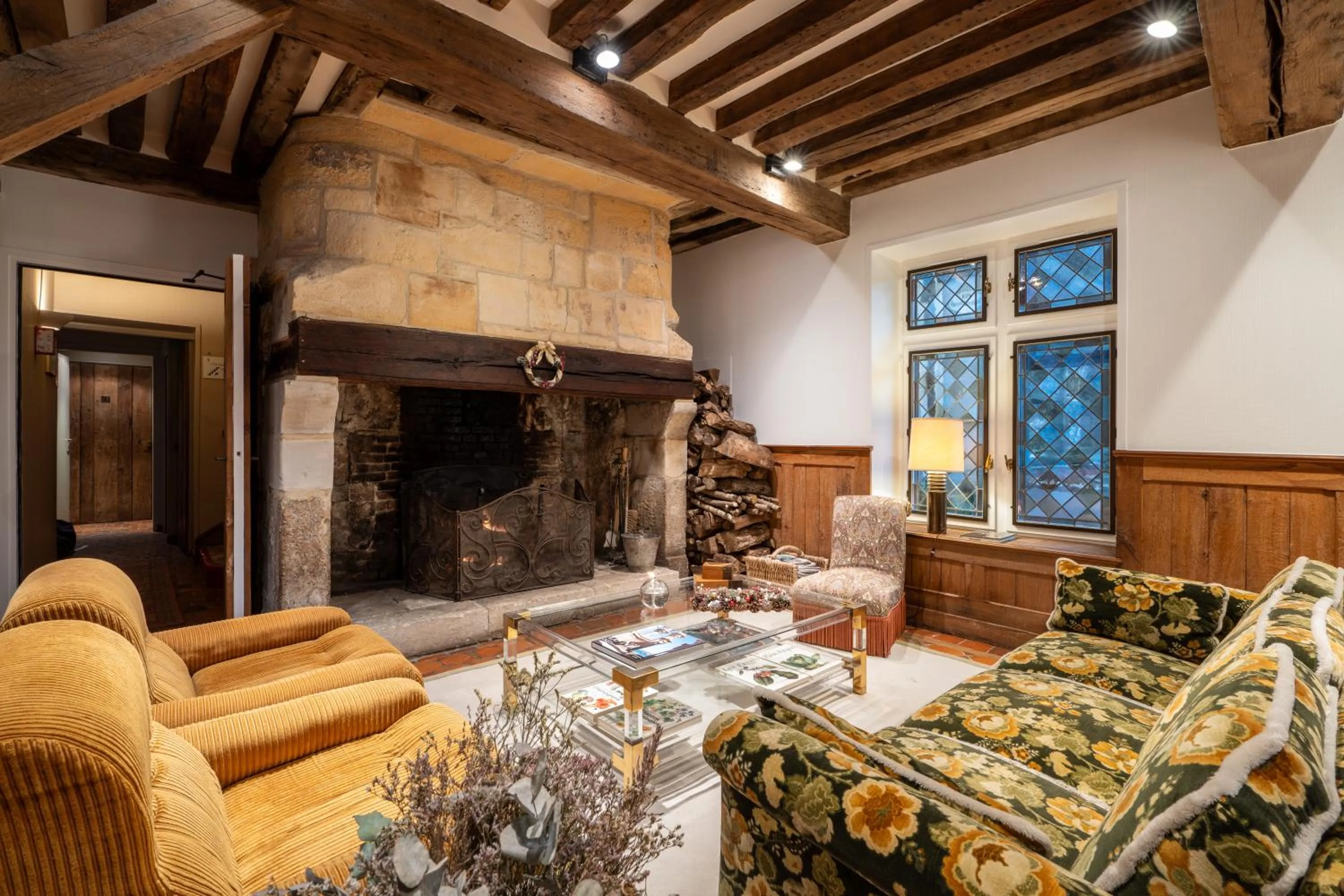 Living room in L'Absinthe Hôtel